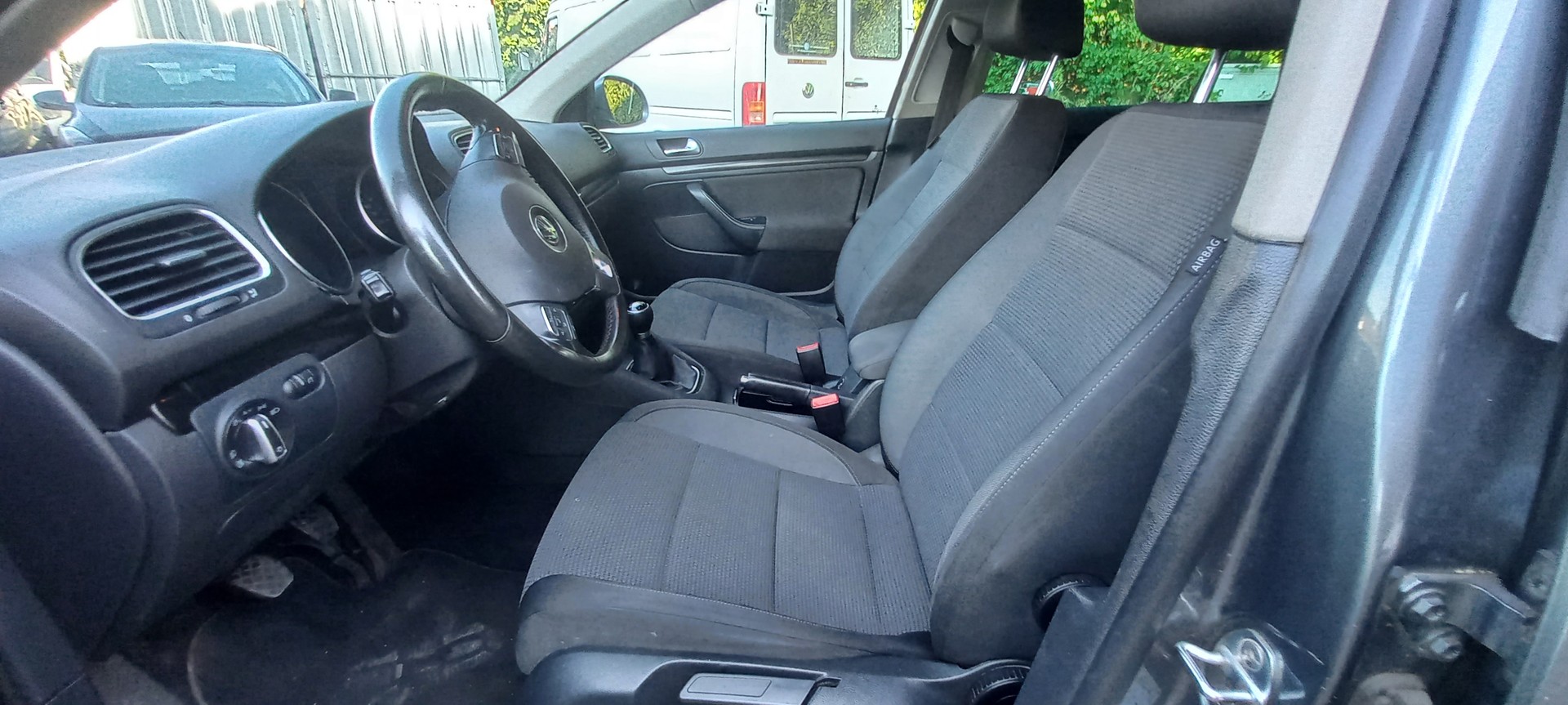 VW Golf Variant 1.2 TSI BlueMotion Technology Team-image-9