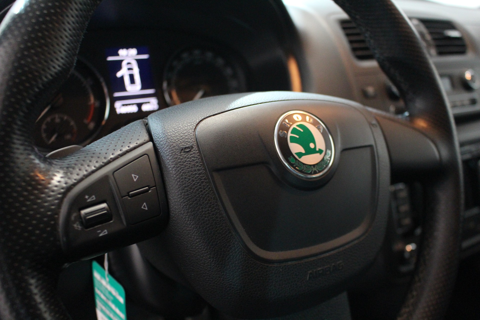 SKODA Fabia Combi 1.4 TSI RS DSG-image-13