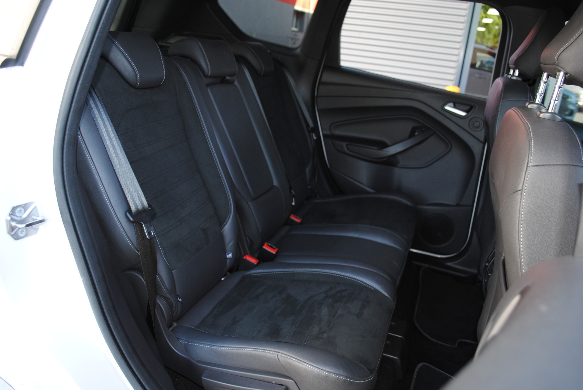 FORD Kuga 2.0 TDCi ST Line 4WD PowerShift-image-16