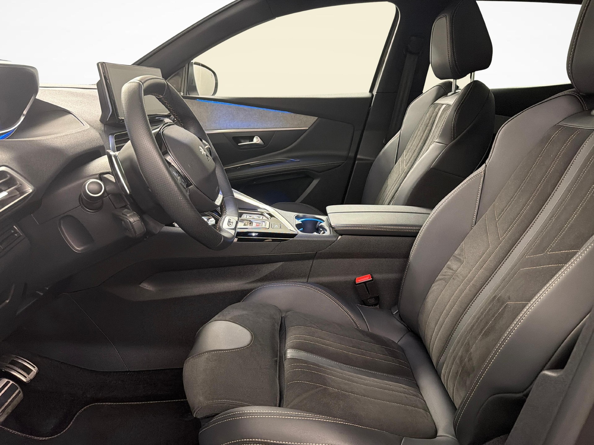 PEUGEOT 3008 1.2 PureTech GT Pack-image-9