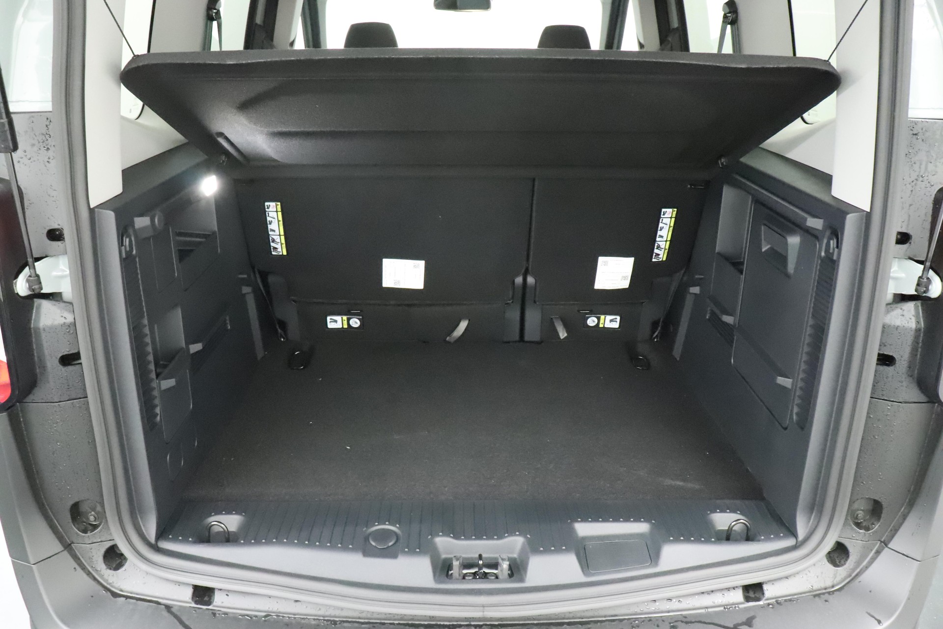 FORD Tourneo Courier 1.0 EcoBoost Active-image-11