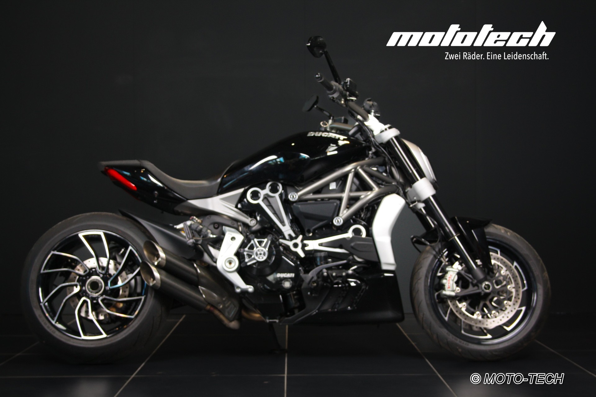 DUCATI XDiavel 1260 S-showroom-element-1