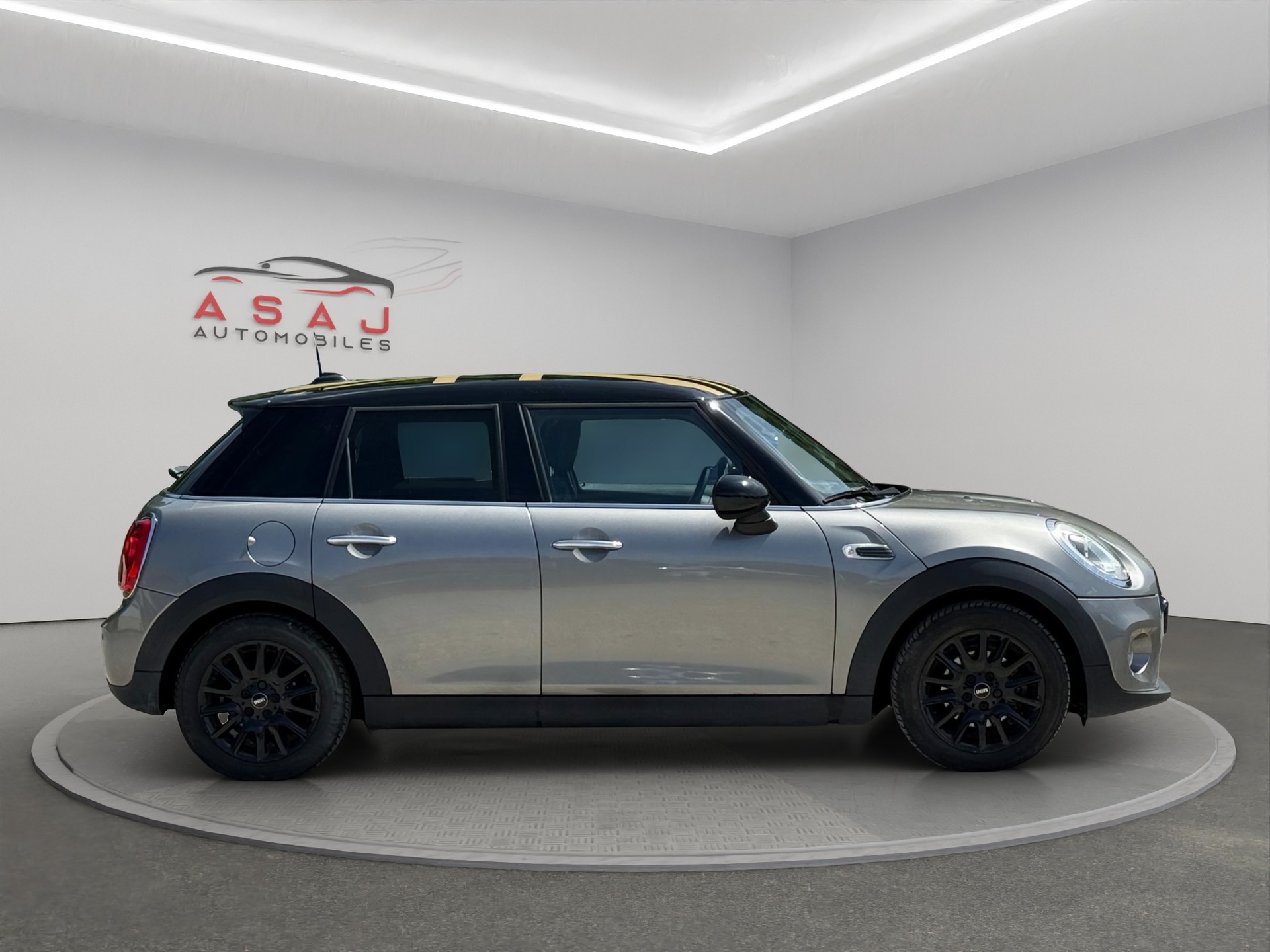MINI Cooper Steptronic-image-7