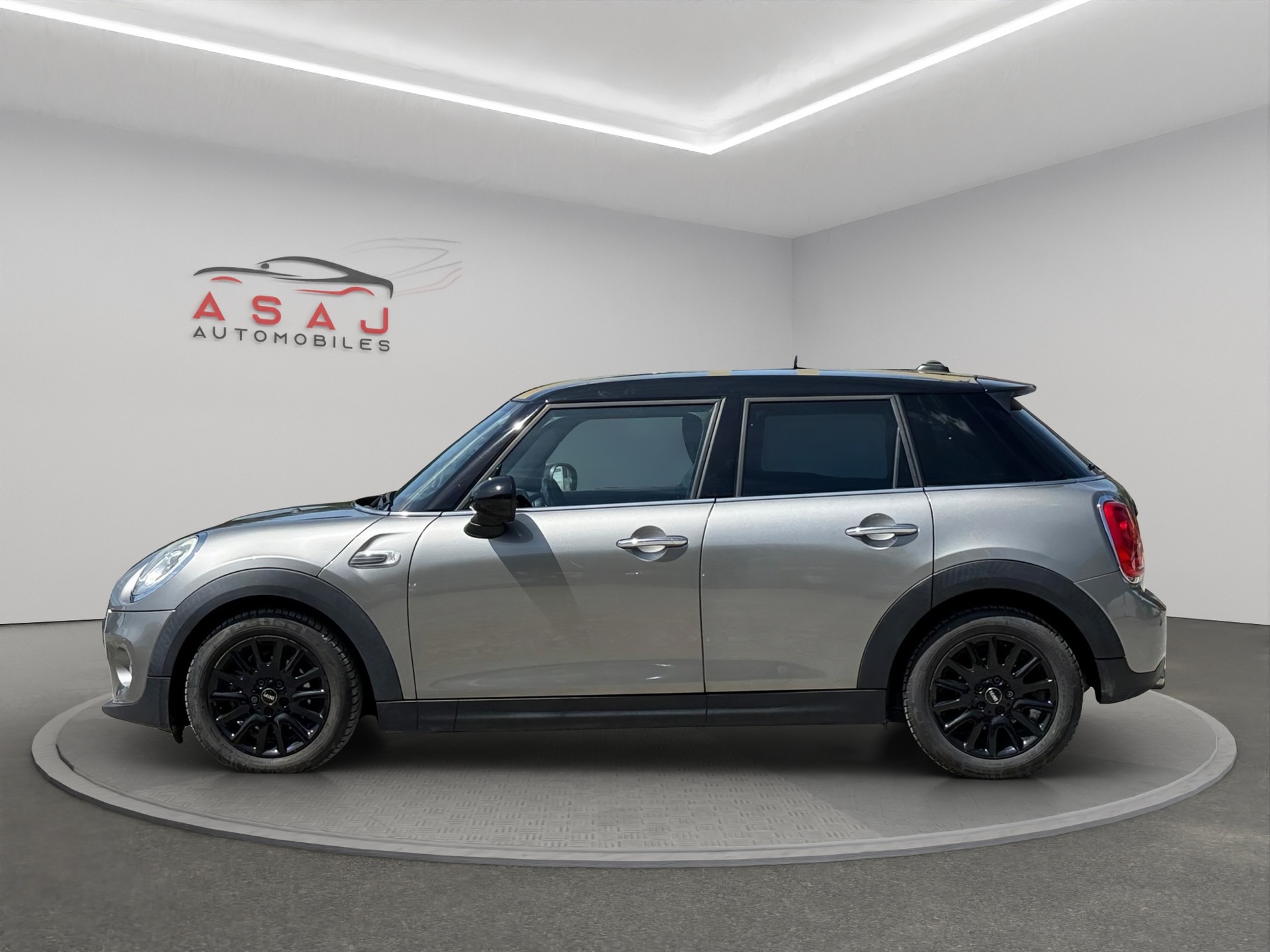 MINI Cooper Steptronic-image-3