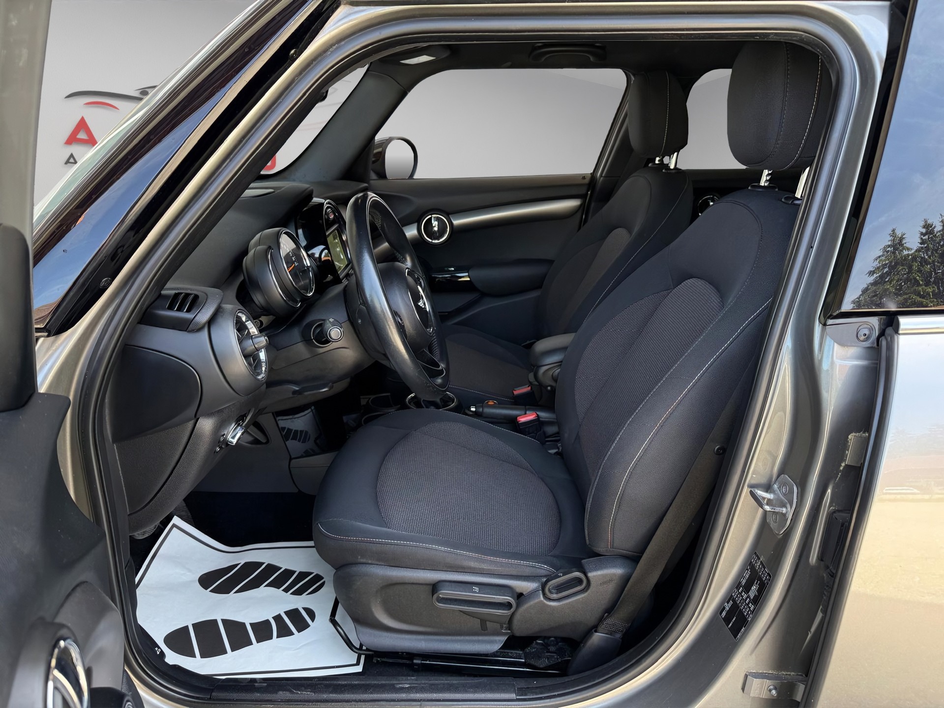 MINI Cooper Steptronic-image-11