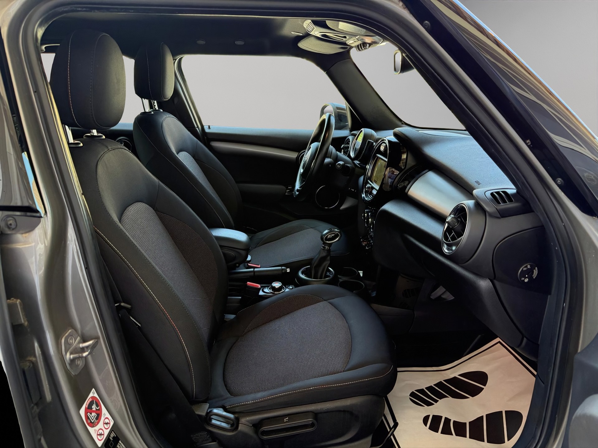 MINI Cooper Steptronic-image-12