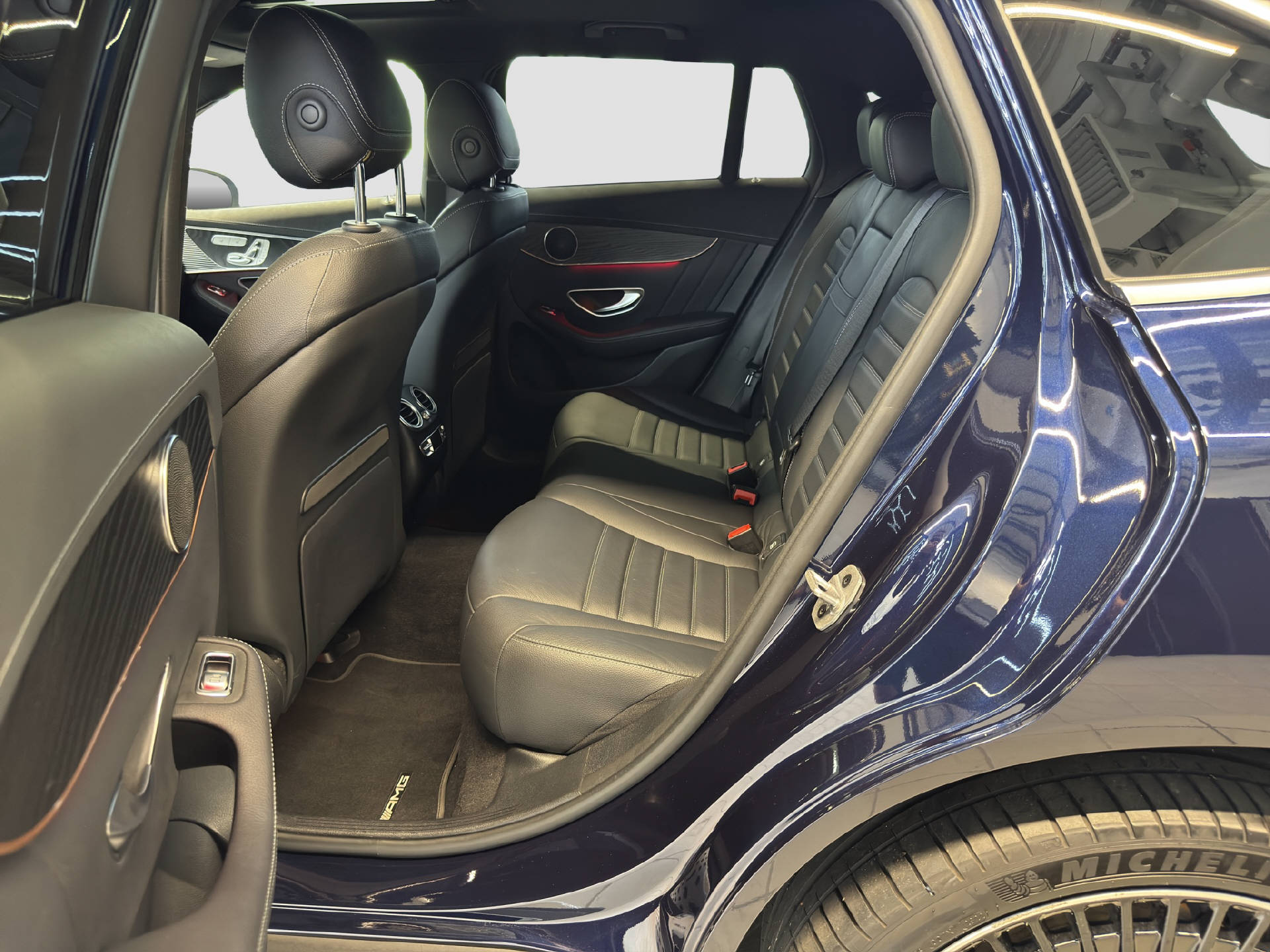 MERCEDES-BENZ EQC 400 AMG Line 4MATIC-image-13