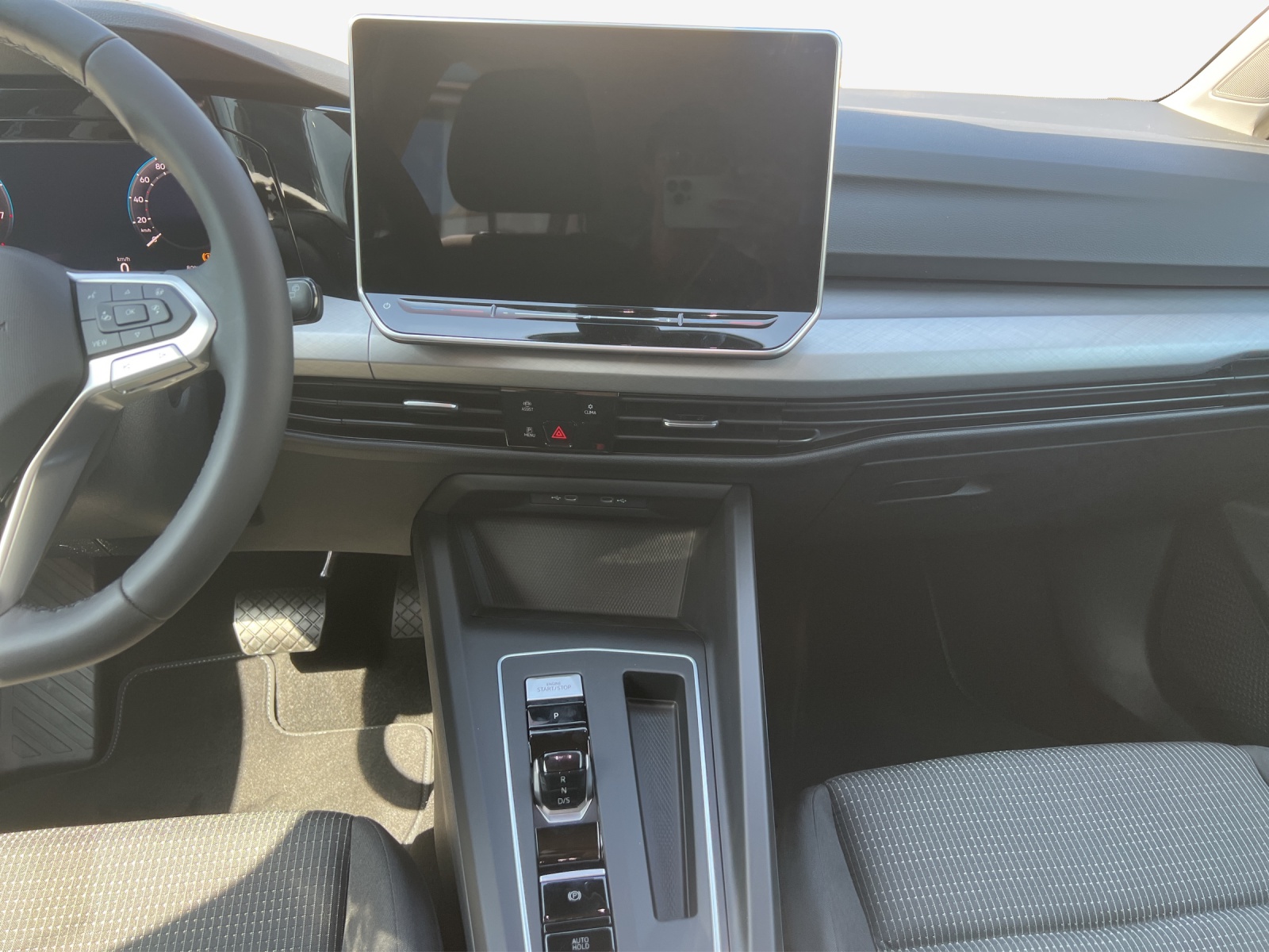 VW Golf 1.5 e TSI mHEV Value DSG-image-10