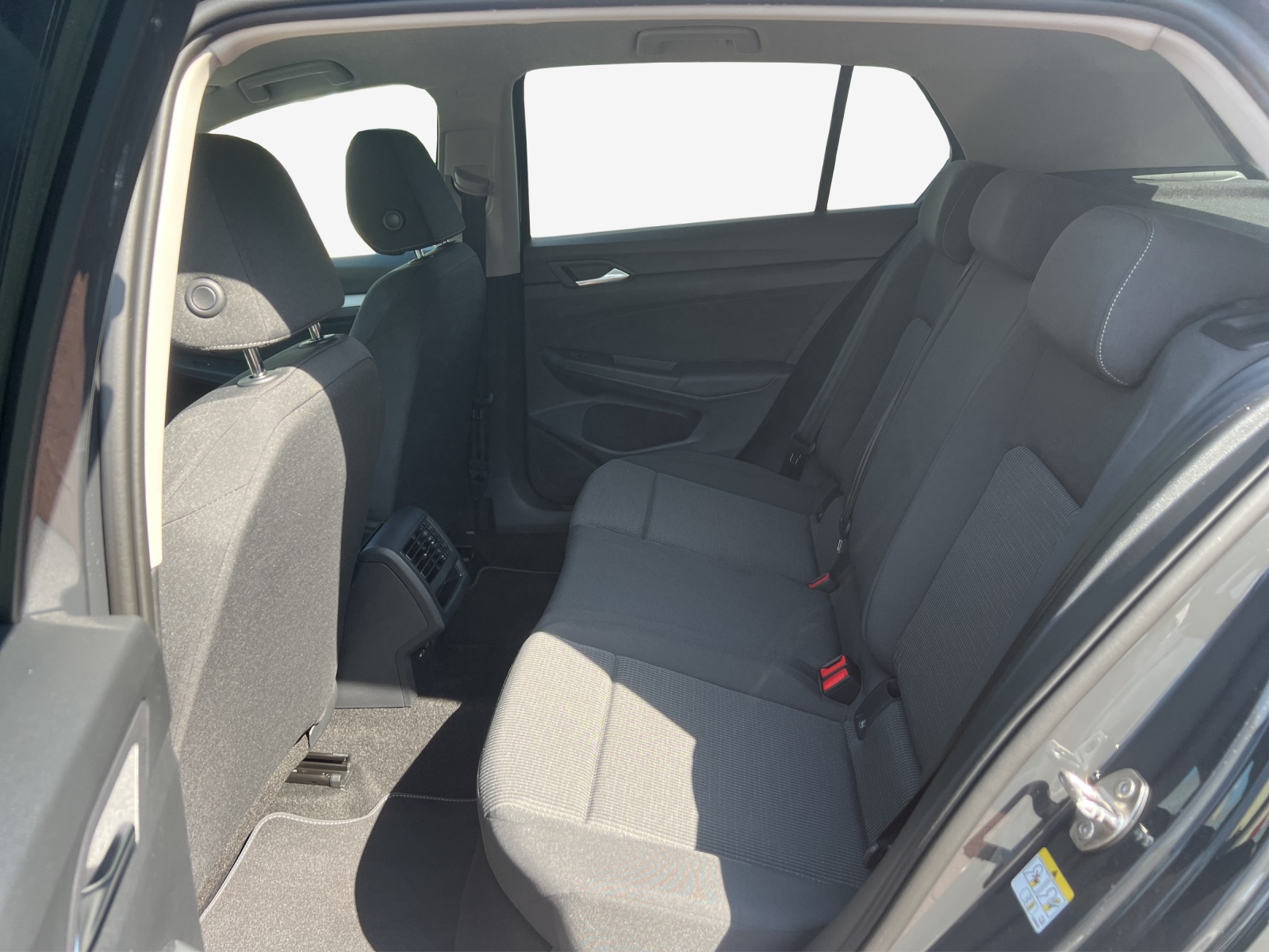 VW Golf 1.5 e TSI mHEV Value DSG-image-11