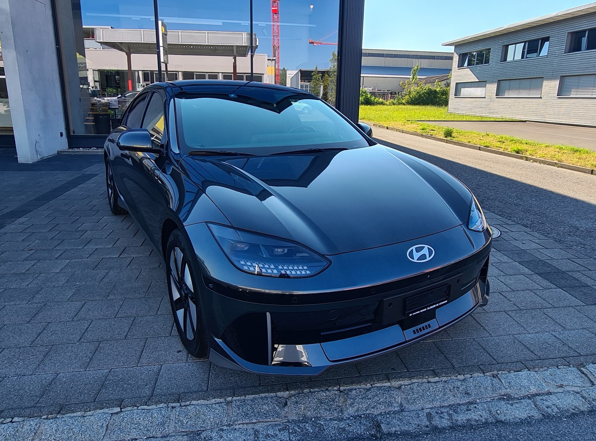 HYUNDAI Ioniq 6 77kWh Launch Edition 2WD-image-1