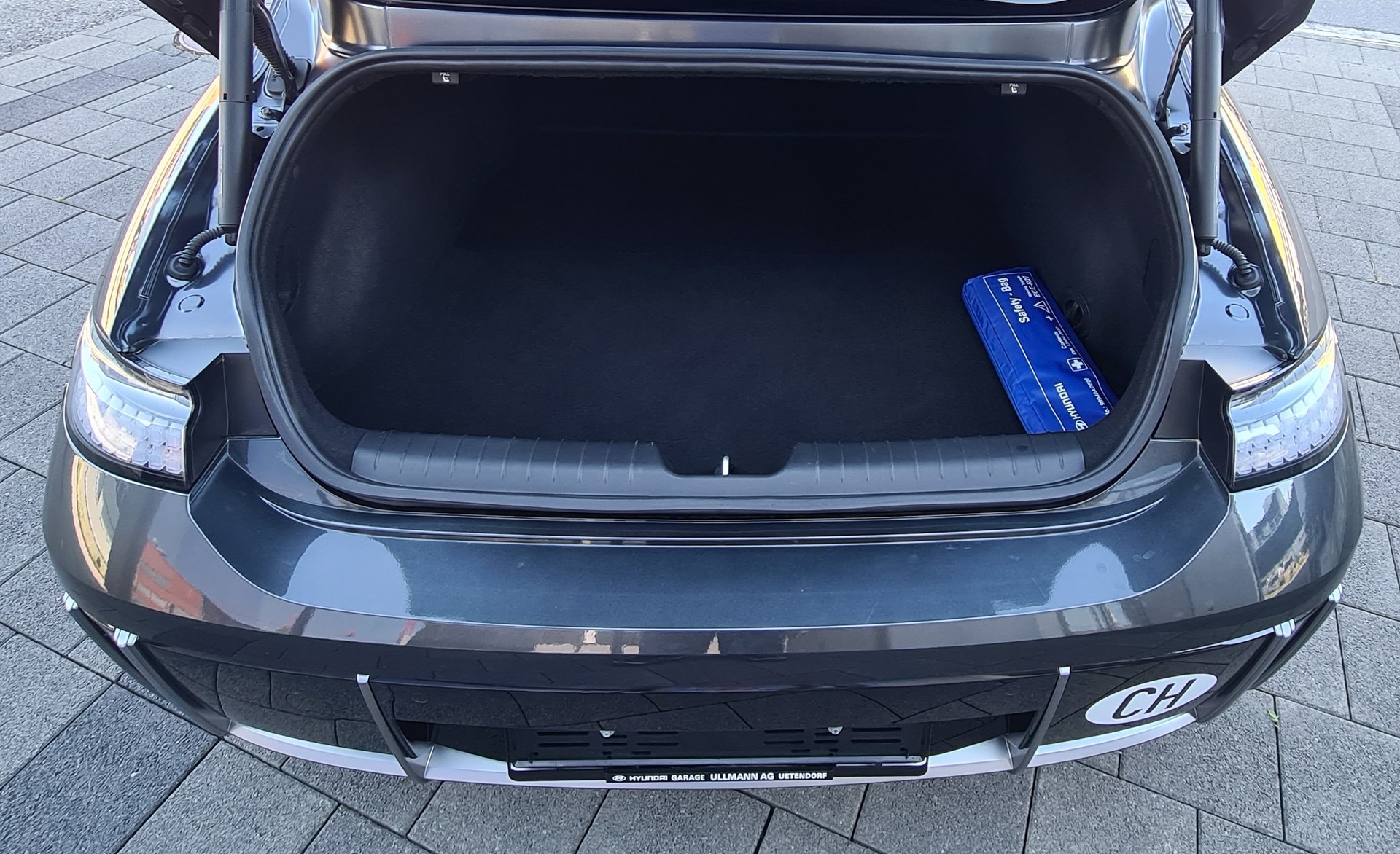 HYUNDAI Ioniq 6 77kWh Launch Edition 2WD-image-11