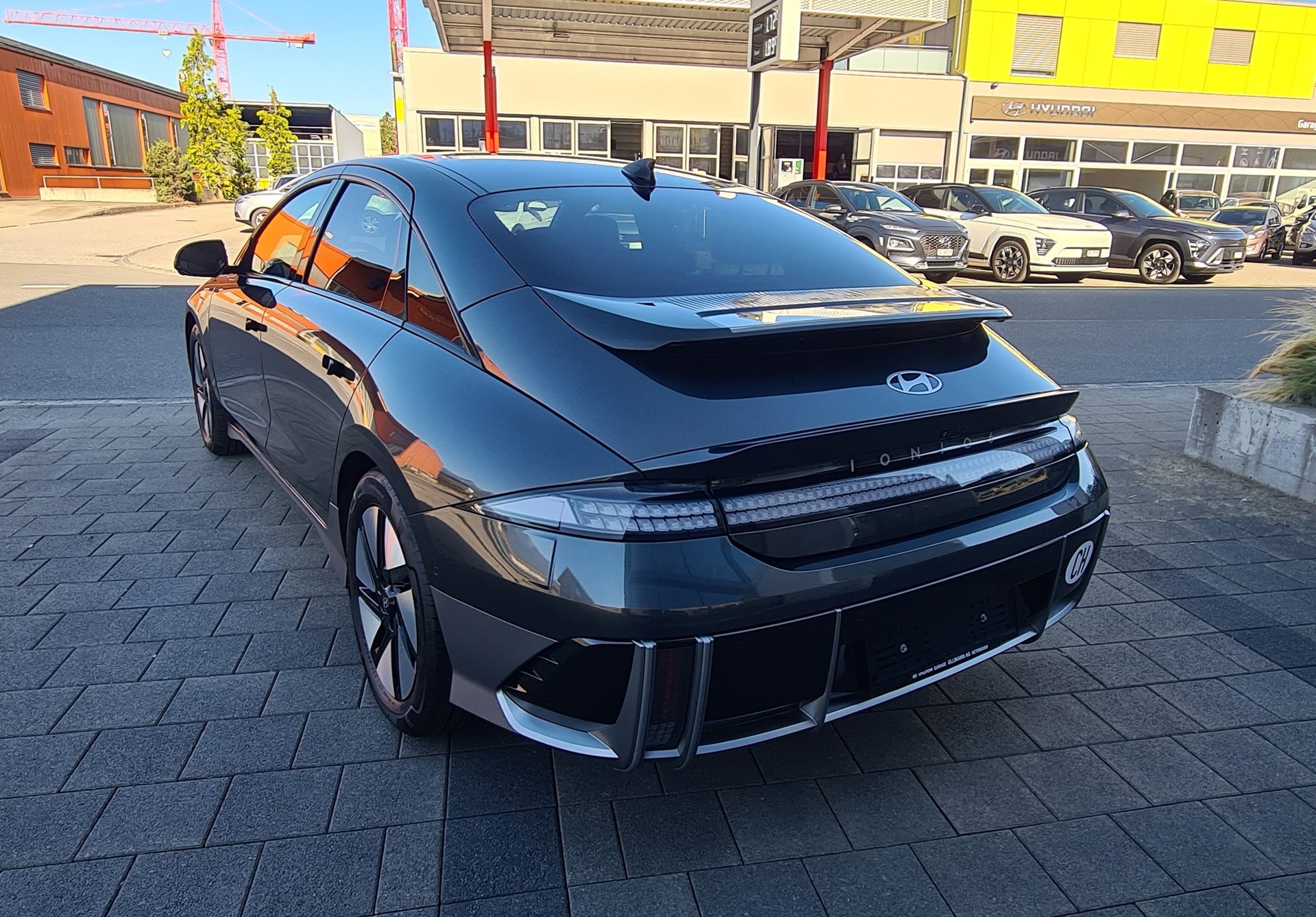 HYUNDAI Ioniq 6 77kWh Launch Edition 2WD-image-5
