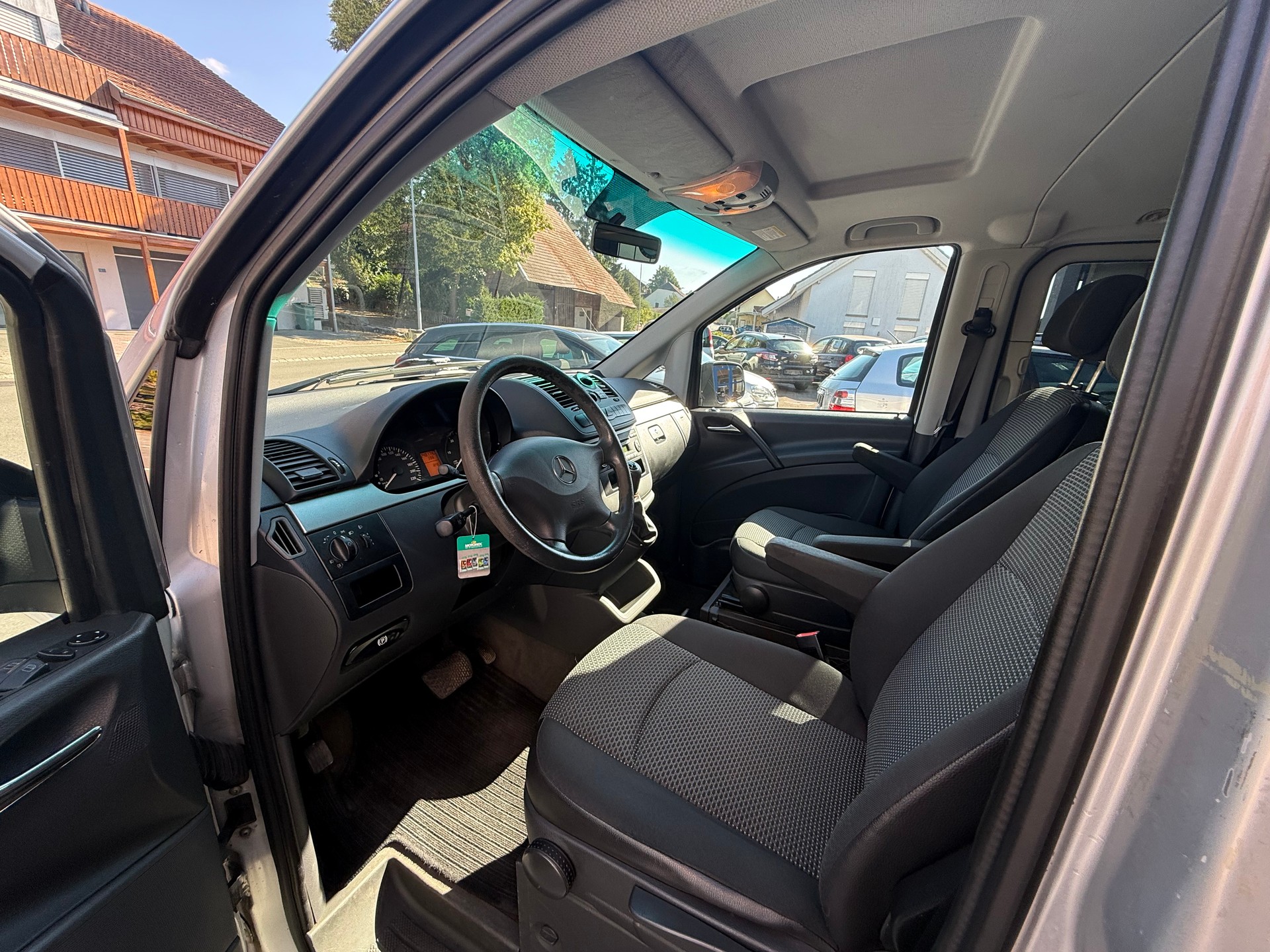 MERCEDES-BENZ Vito 116 CDI Blue Efficiency L 4Matic A-image-8