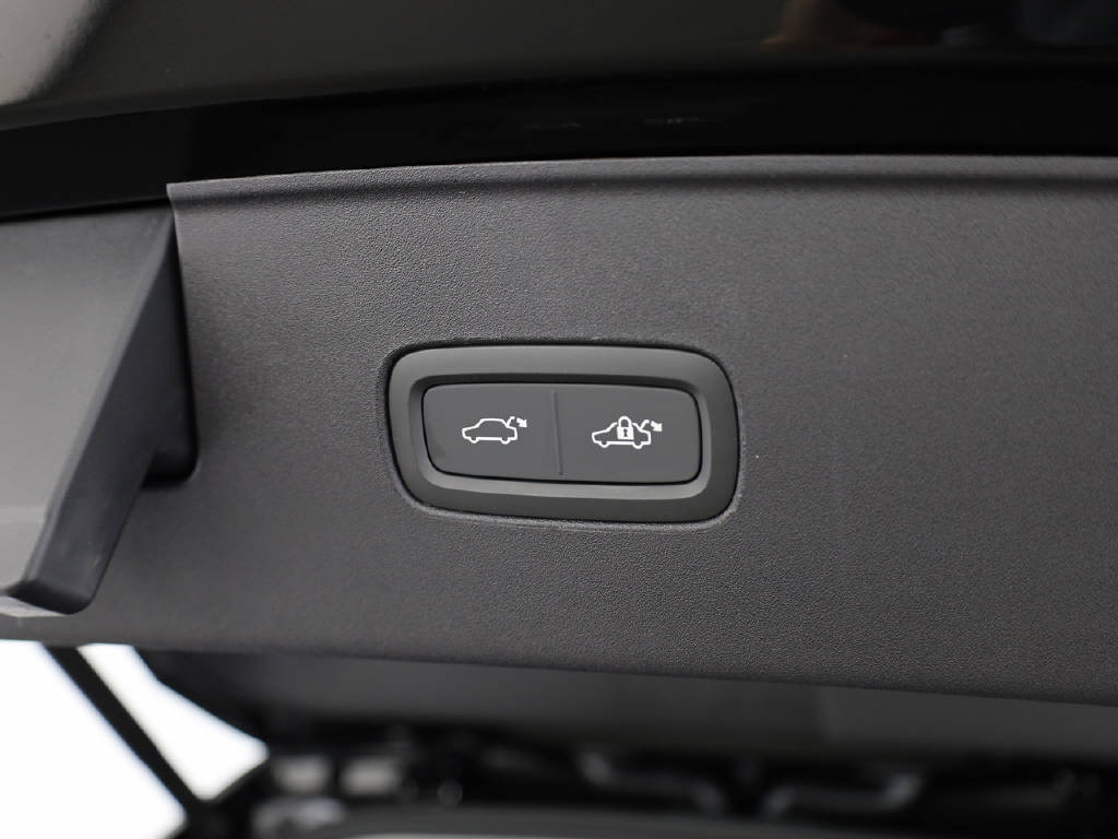 VOLVO EX 90 Twin Performance Ultra AWDD 800V-image-8