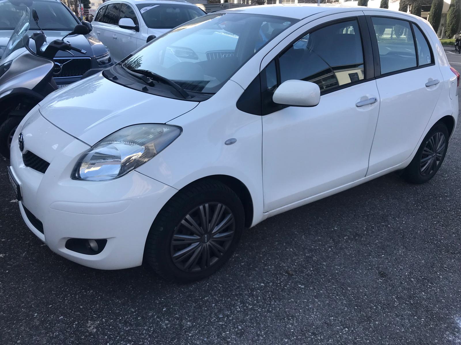 TOYOTA Yaris 1.0 Linea Terra-image-8