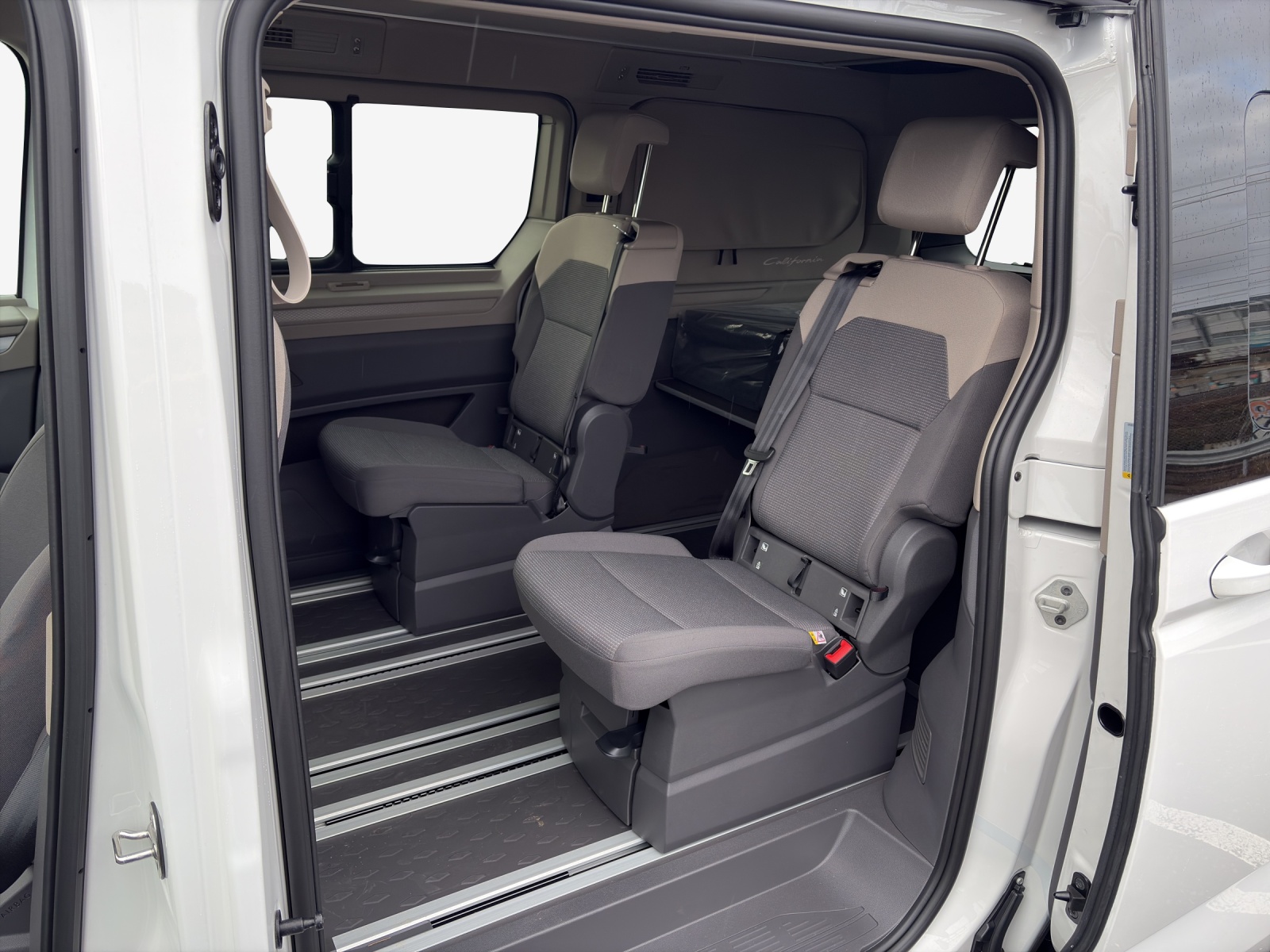VW California eHybrid Beach Tour 4Motion-image-11