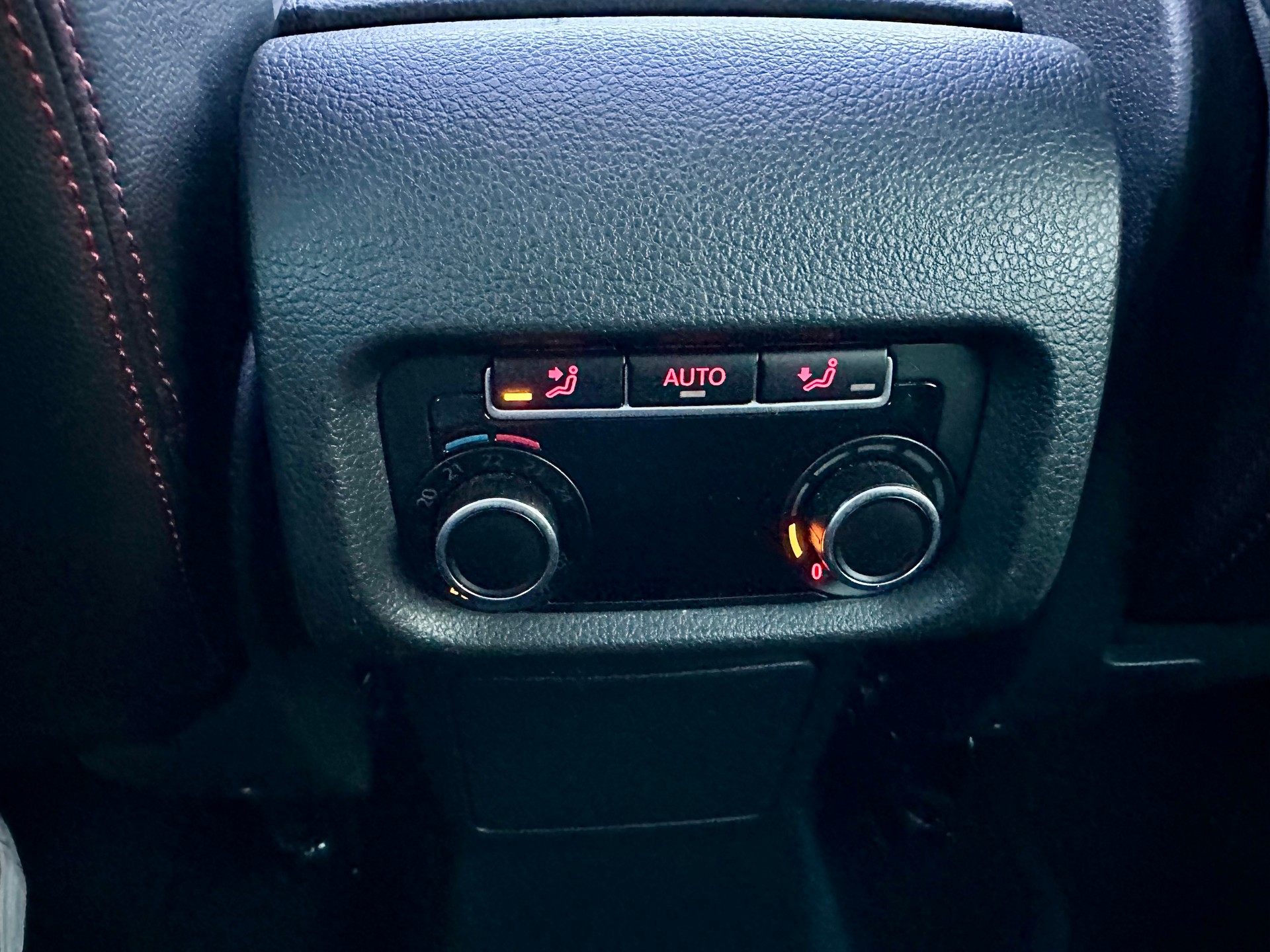 SEAT Alhambra 1.4 TSI DSG Hola FR-image-18