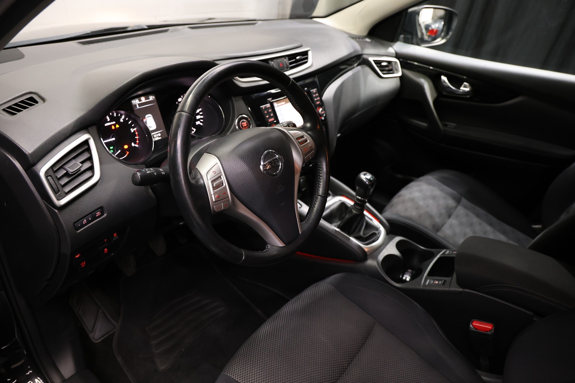 NISSAN Qashqai 1.6 dCi tekna ALL-MODE 4x4-image-18