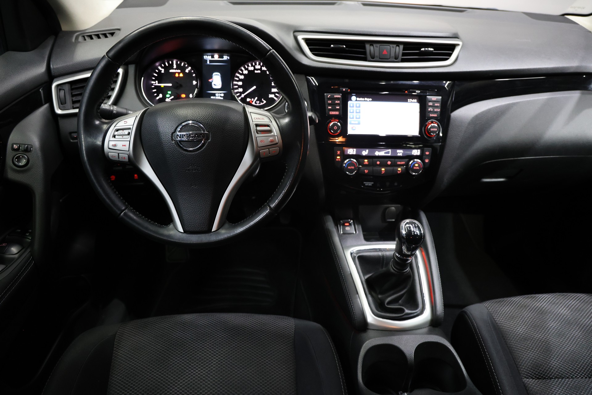 NISSAN Qashqai 1.6 dCi tekna ALL-MODE 4x4-image-17