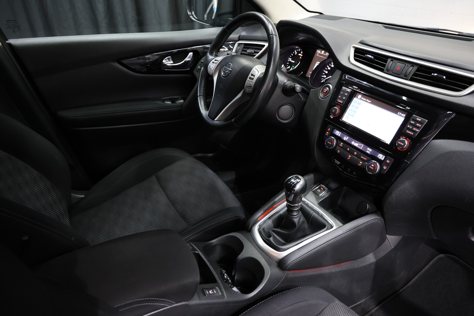 NISSAN Qashqai 1.6 dCi tekna ALL-MODE 4x4-image-13