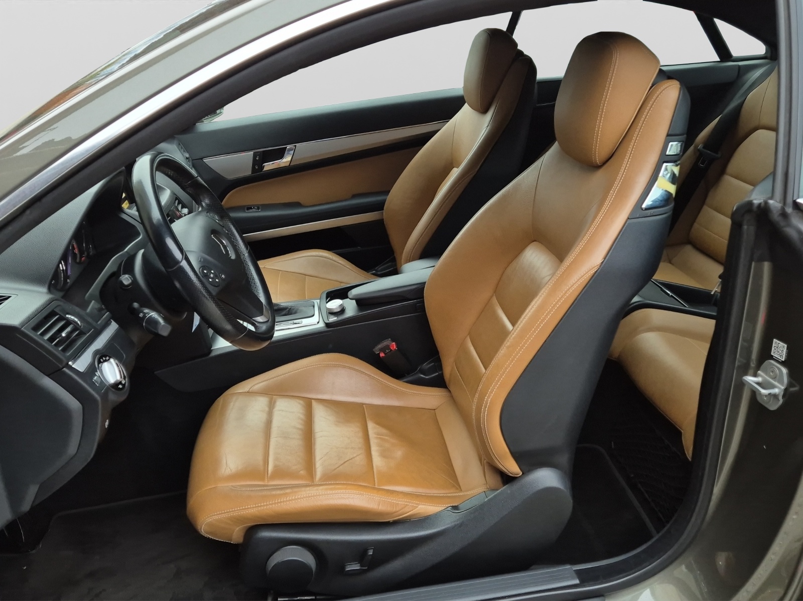 MERCEDES-BENZ E 250 CGI BlueEfficiency Automatic-image-8