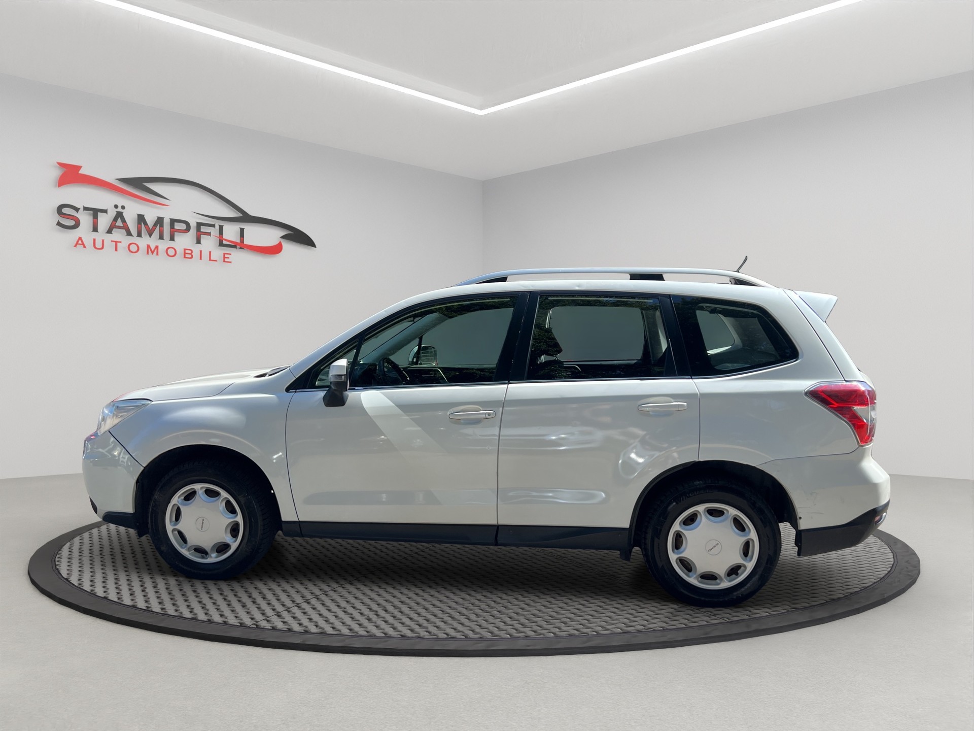 SUBARU Forester 2.0i Swiss-image-1
