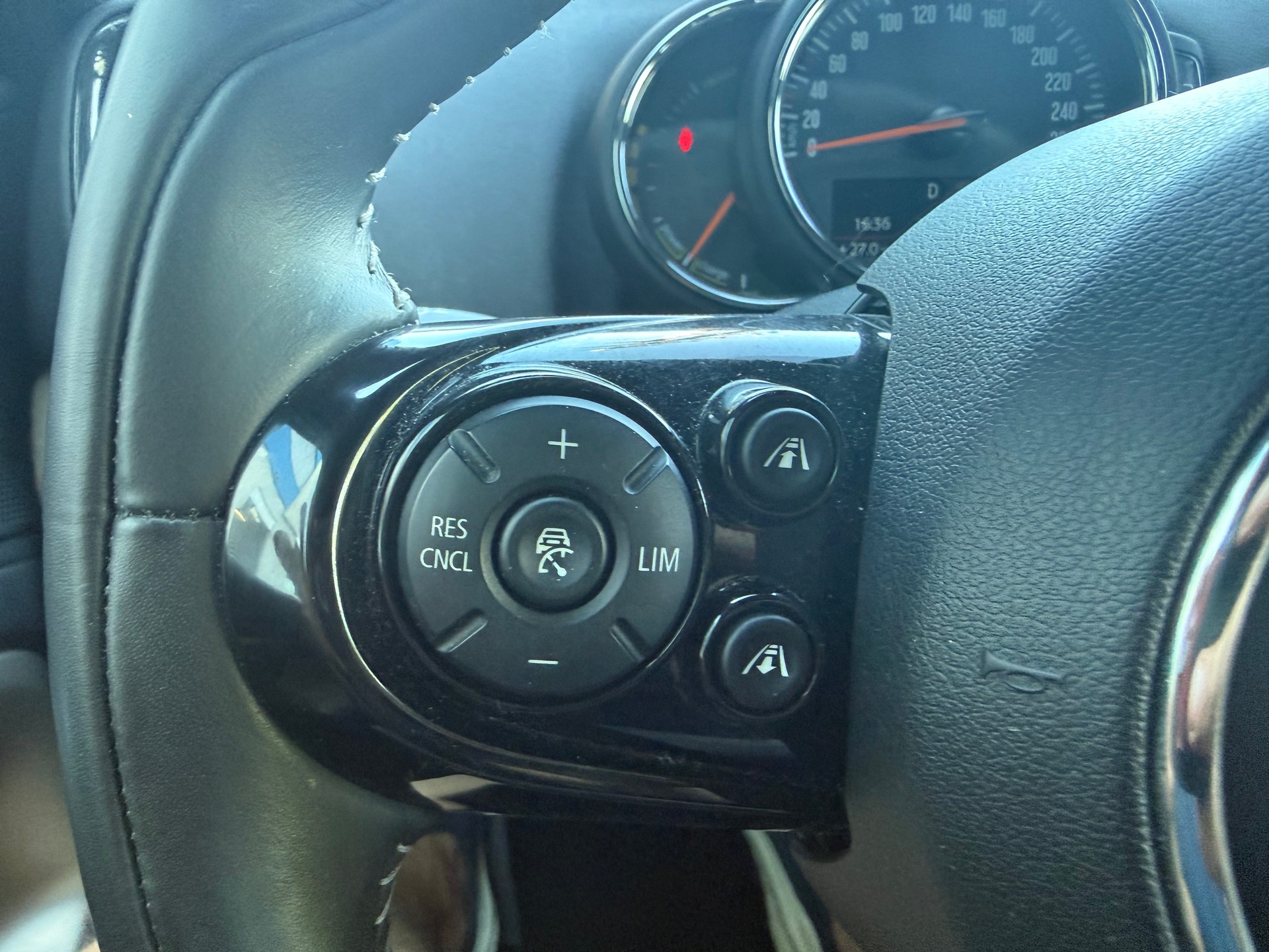 MINI Countryman Cooper S E ALL4 Steptronic-image-21