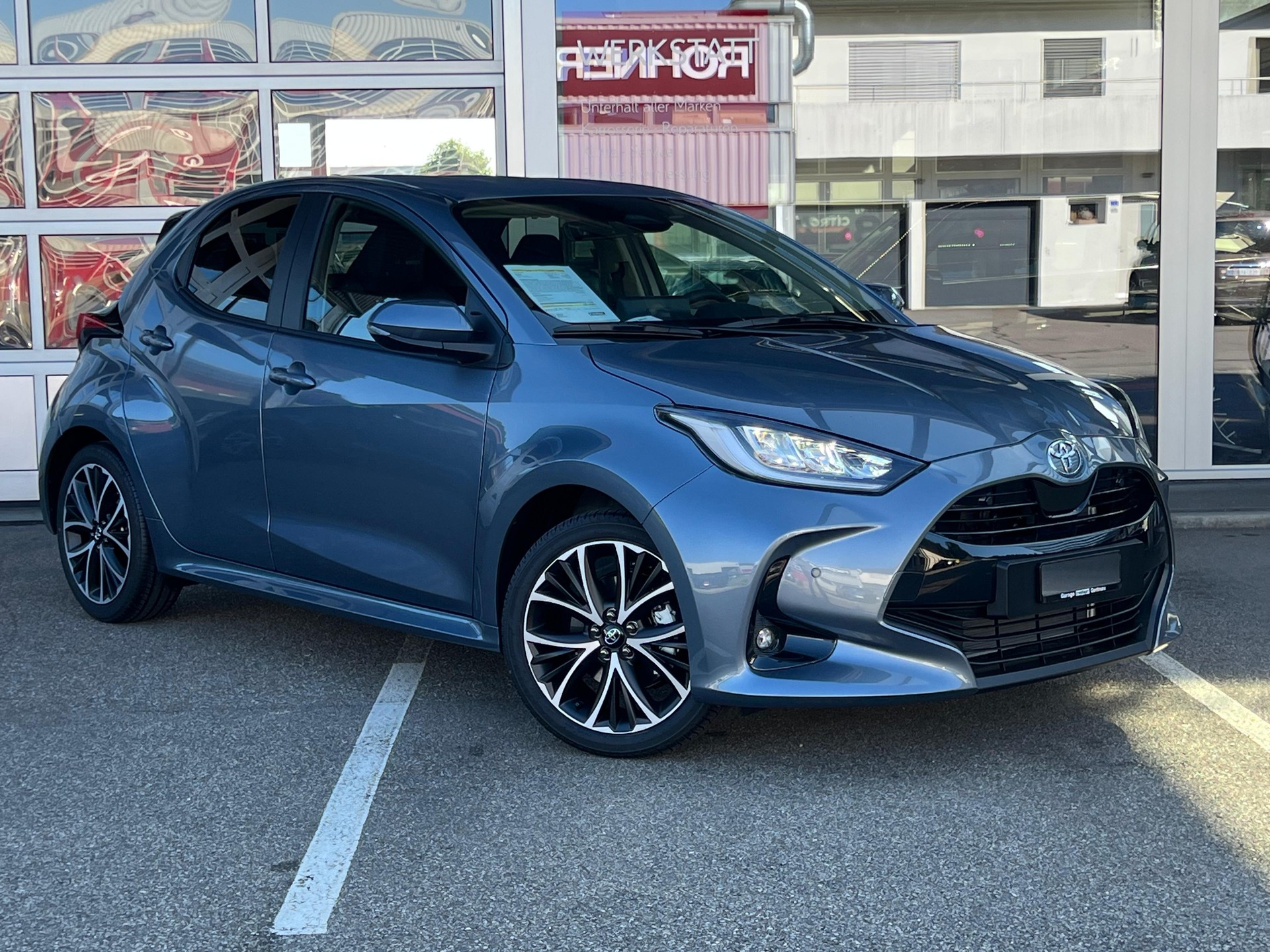 TOYOTA Yaris 1.5 VVT-i HSD Trend-image-0