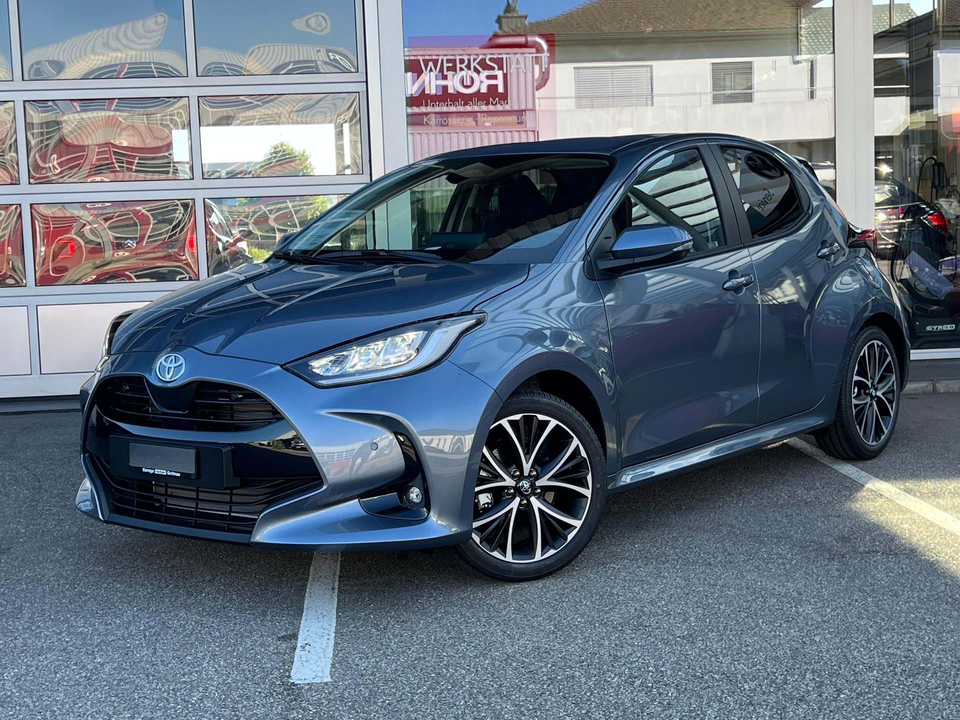 TOYOTA Yaris 1.5 VVT-i HSD Trend-image-2
