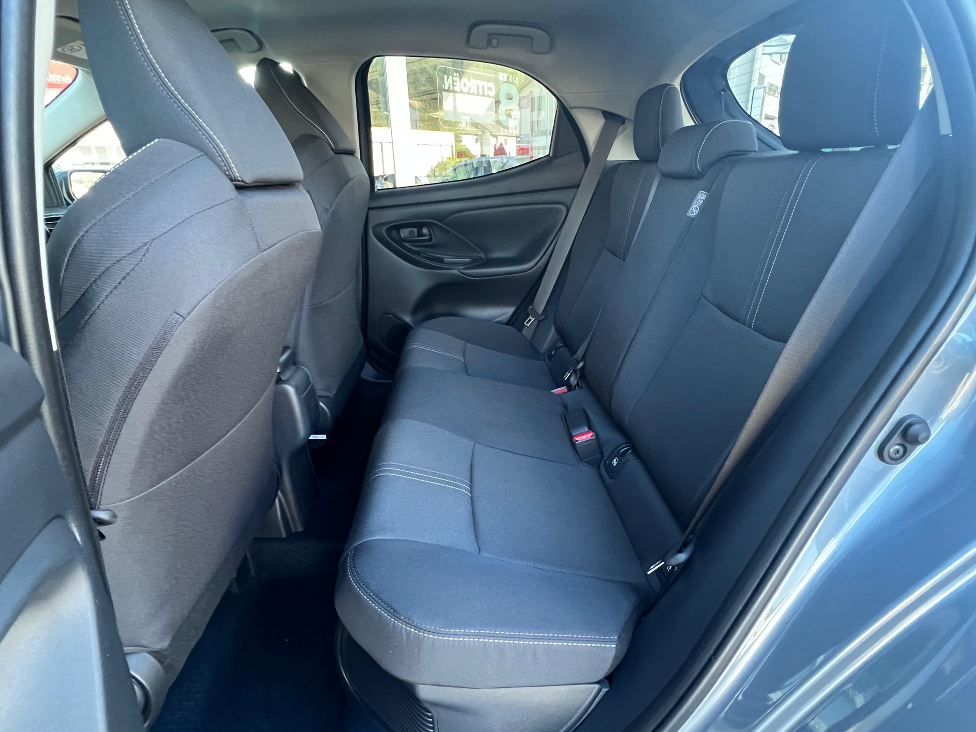 TOYOTA Yaris 1.5 VVT-i HSD Trend-image-10