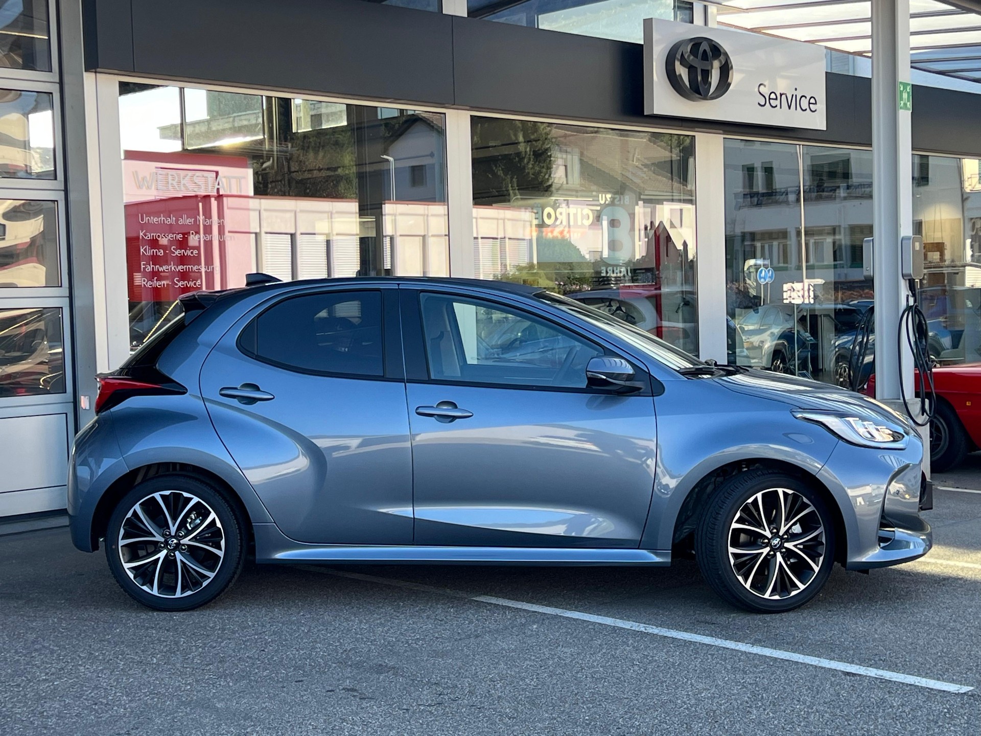 TOYOTA Yaris 1.5 VVT-i HSD Trend-image-3