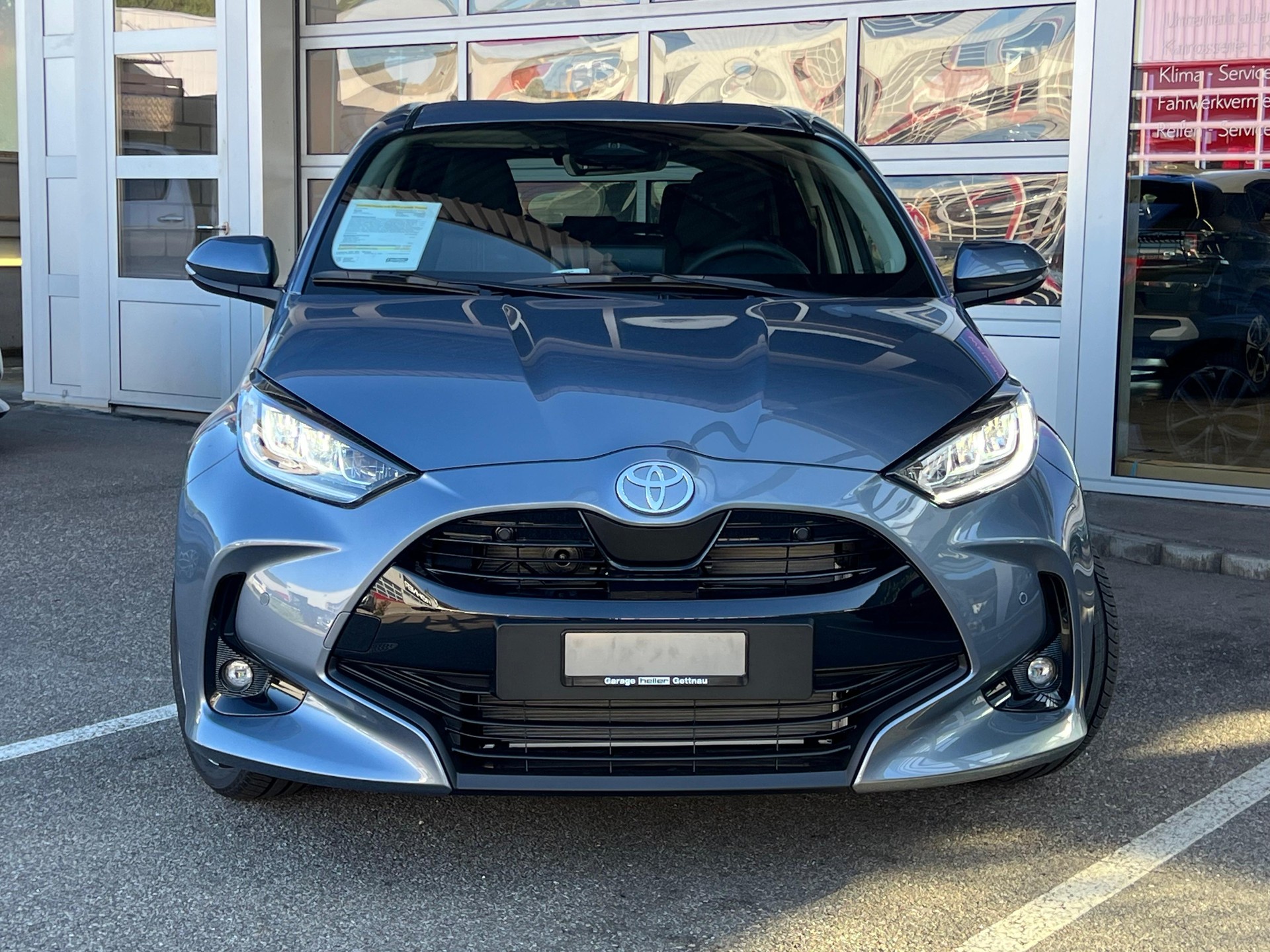 TOYOTA Yaris 1.5 VVT-i HSD Trend-image-1