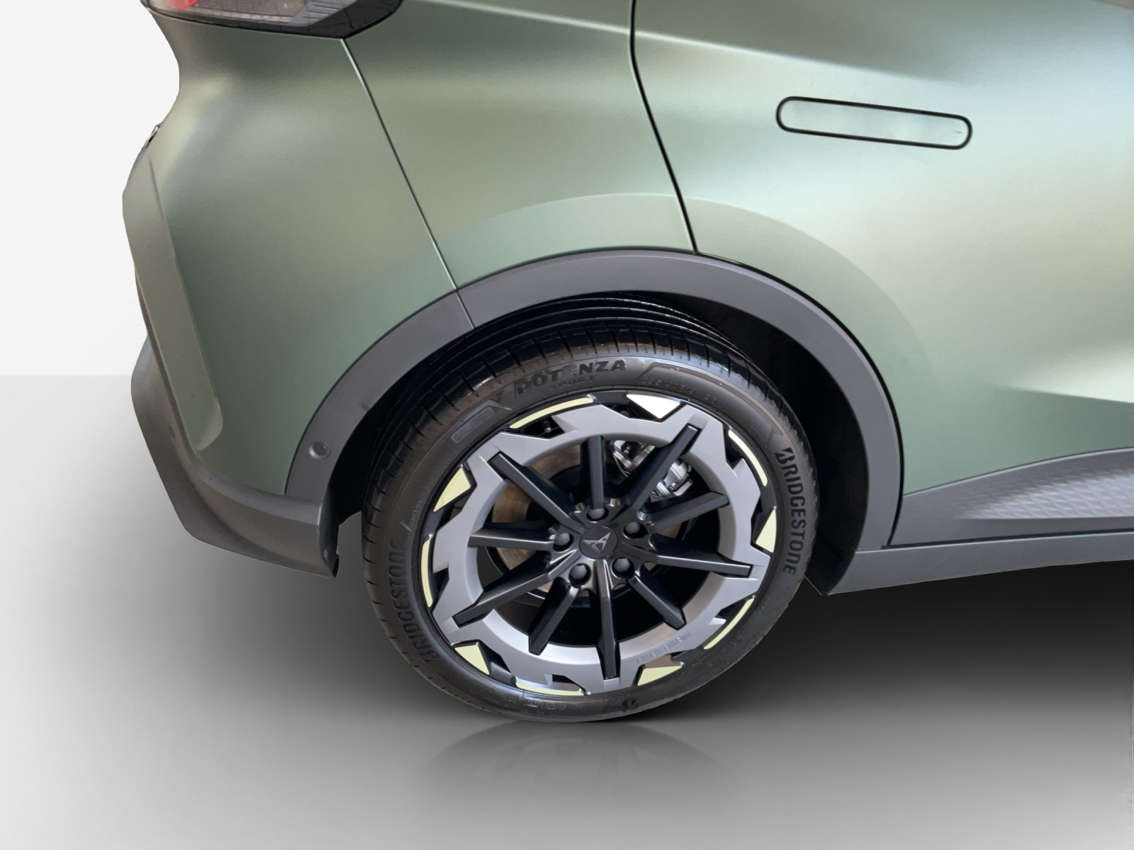 CUPRA Raval 52 kWh VZ Extreme Launch Edition-image-13