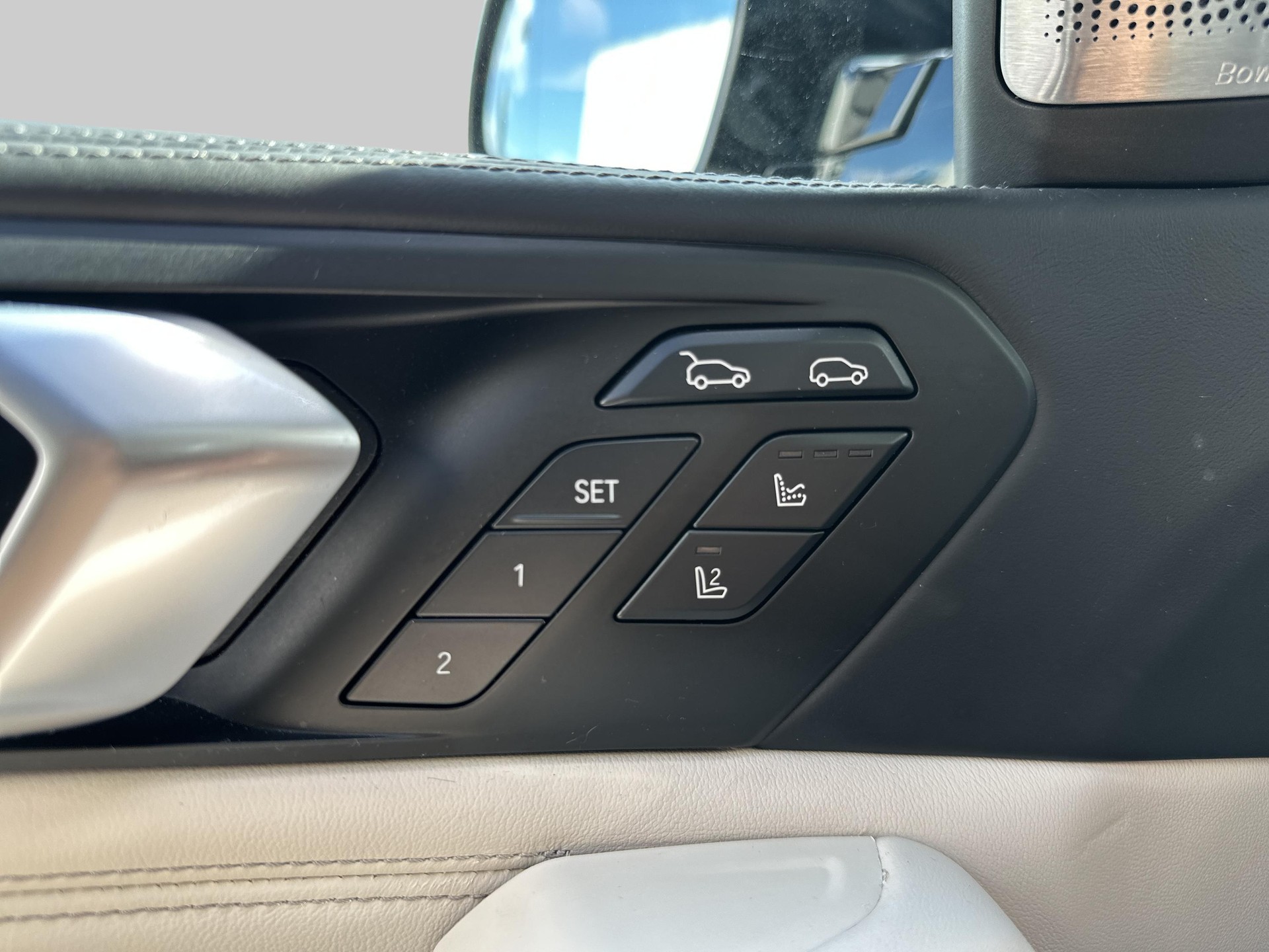 BMW X6 M50i-image-22