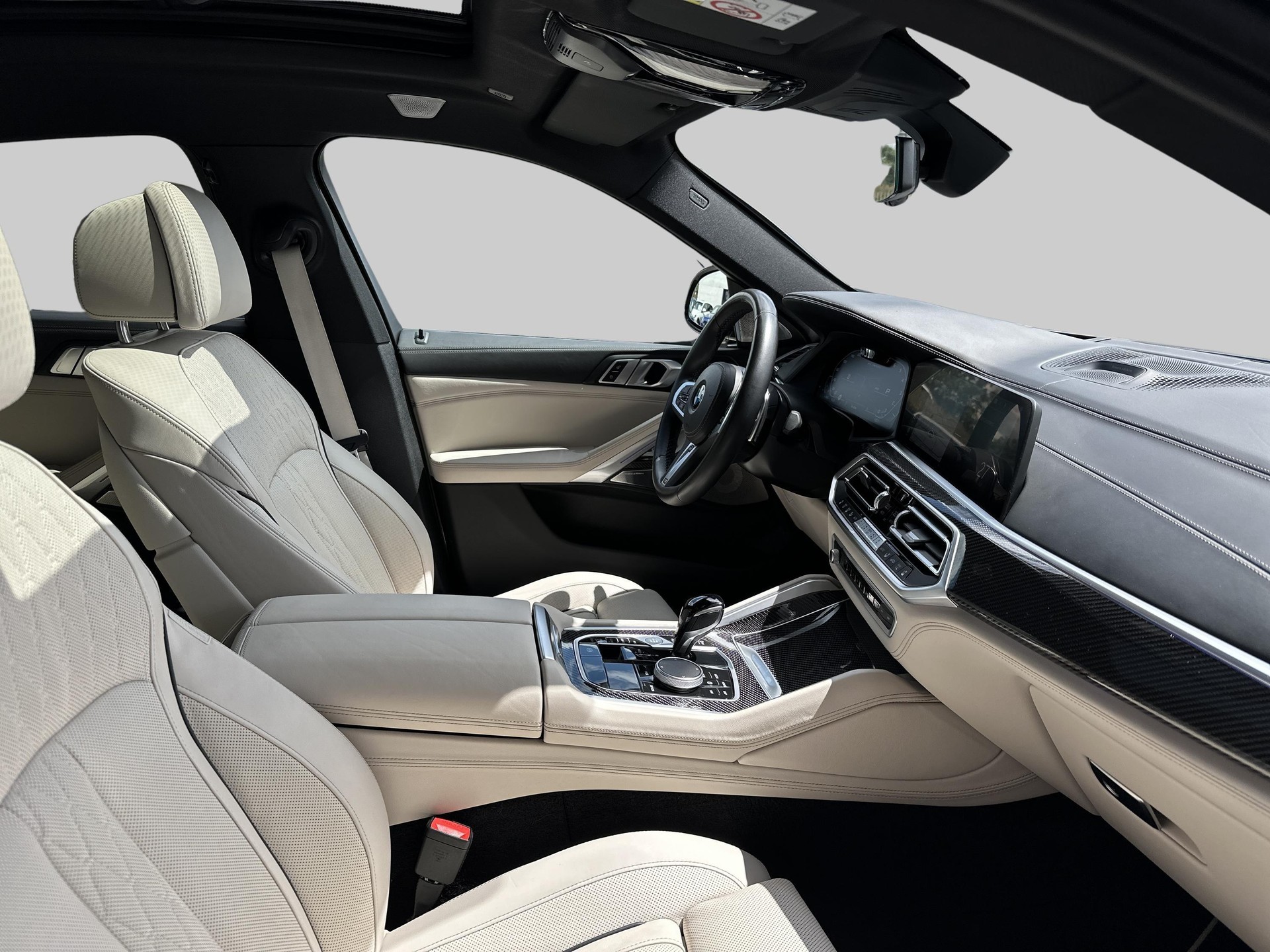 BMW X6 M50i-image-9