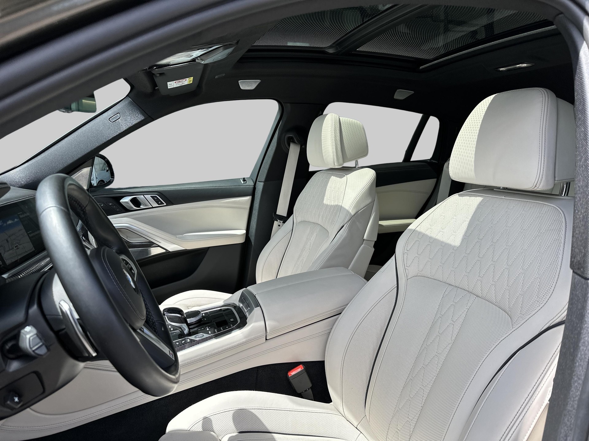 BMW X6 M50i-image-10