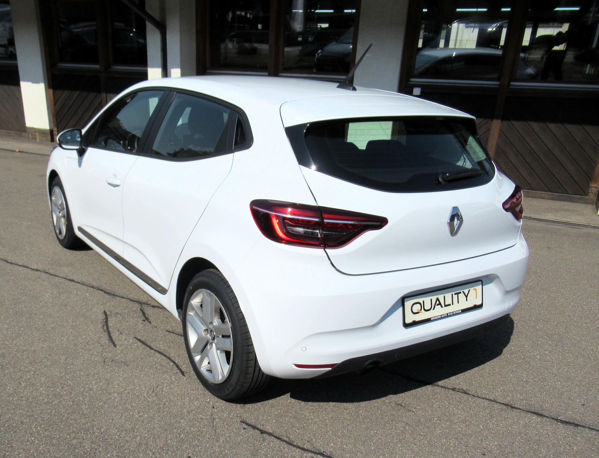 RENAULT Clio 1.0 Business-image-2