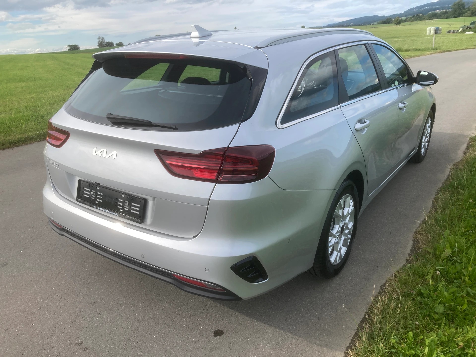 KIA Ceed Sportswagon 1.5 T-GDi MHEV Power DCT-image-2