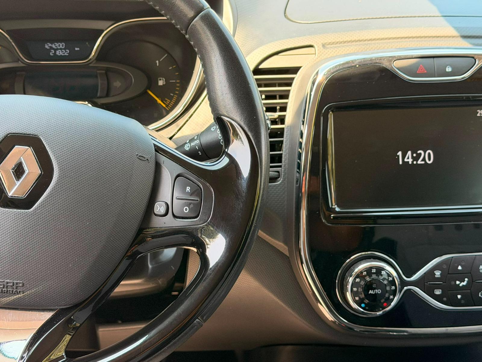 RENAULT Captur 1.2 T 16V Dynamique EDC-image-14