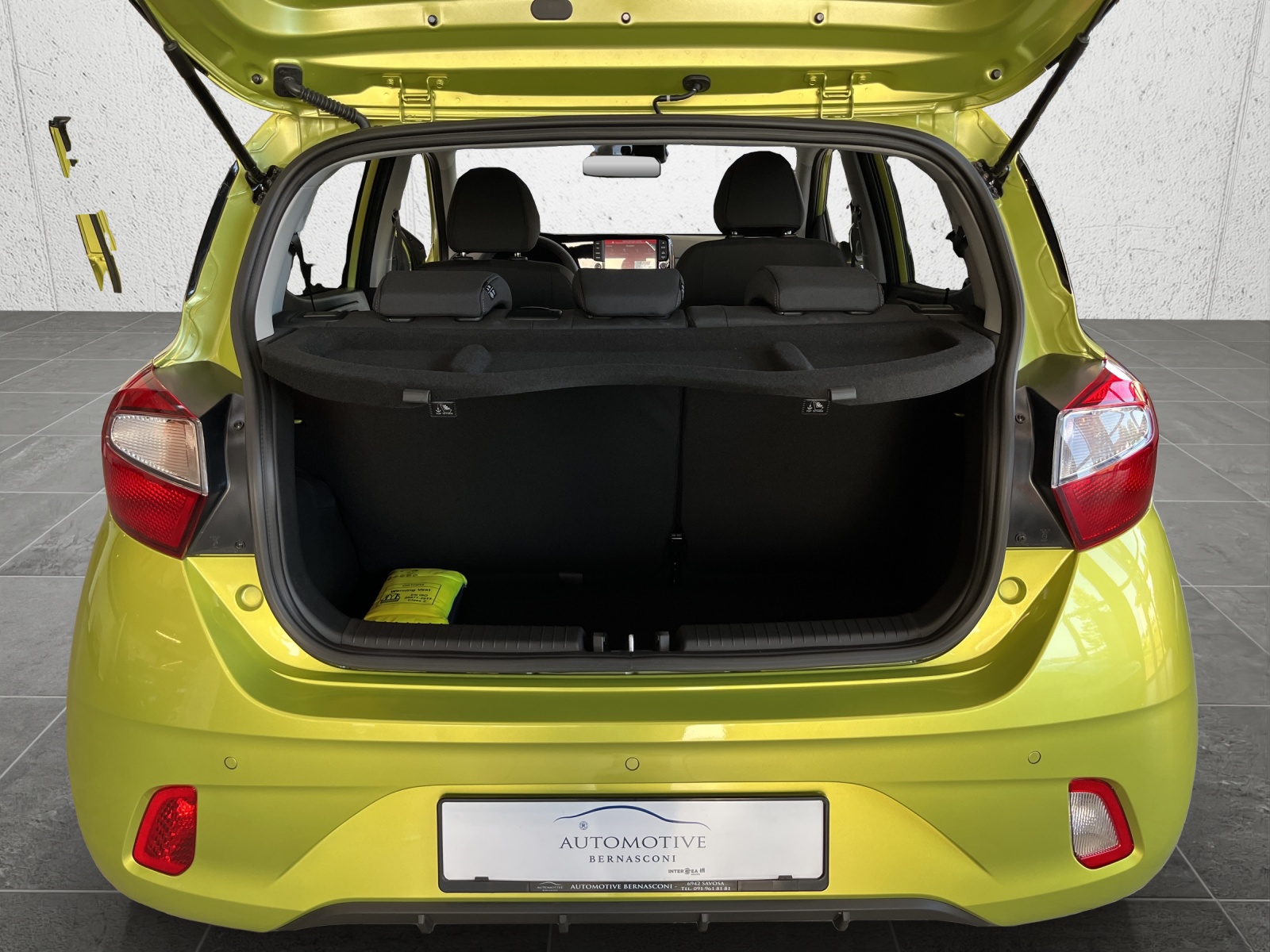 HYUNDAI i10 1.2 Amplia Aut.-image-13
