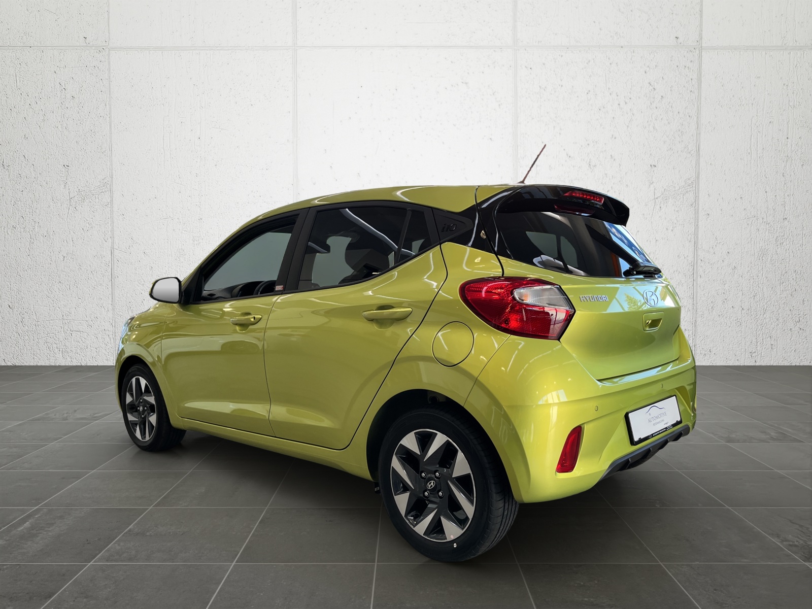 HYUNDAI i10 1.2 Amplia Aut.-image-3