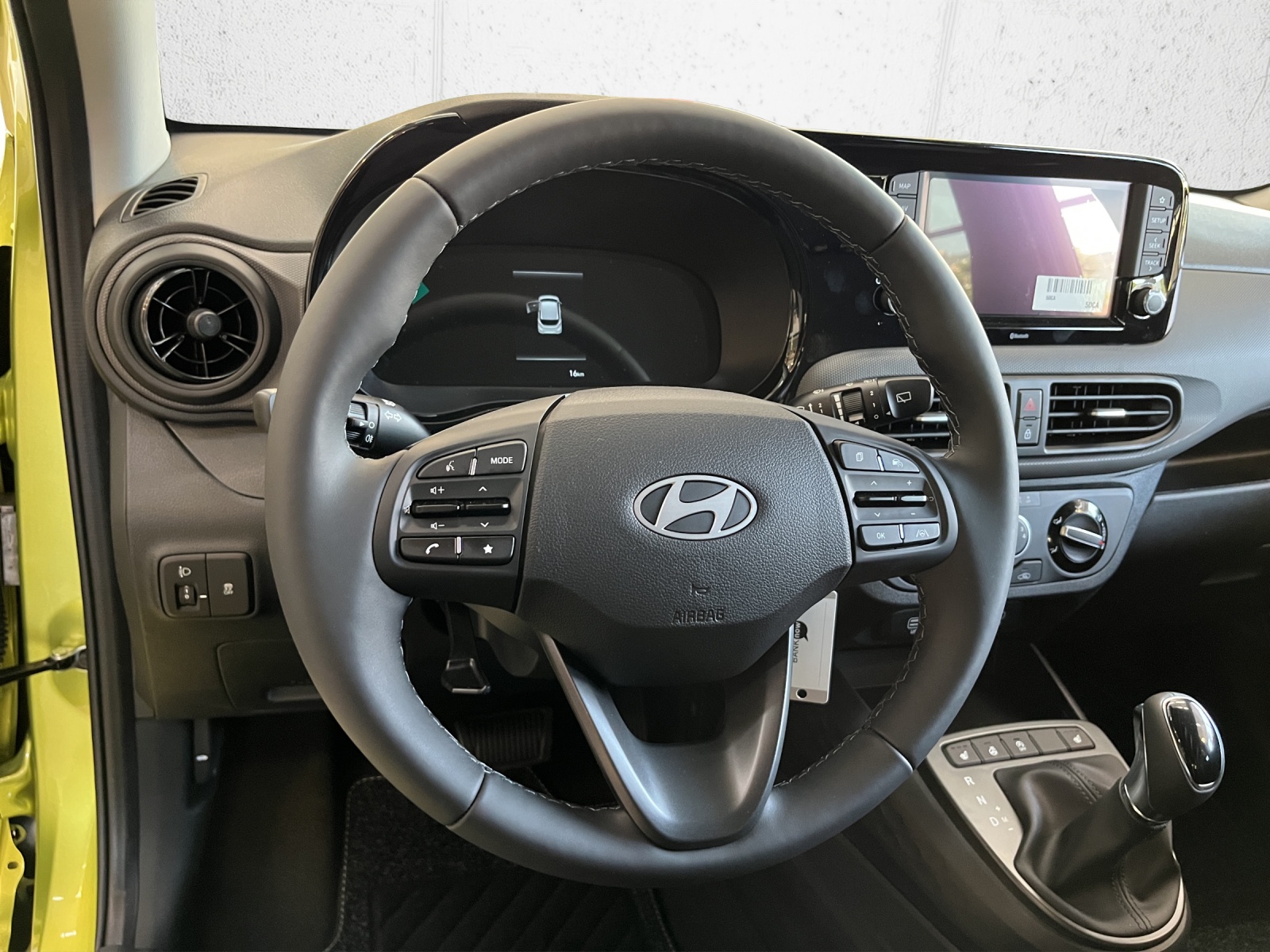 HYUNDAI i10 1.2 Amplia Aut.-image-9