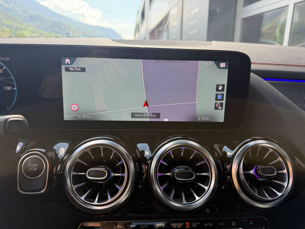 MERCEDES-BENZ EQA 350 Swiss Star AMG Line 4matic - CH-image-10