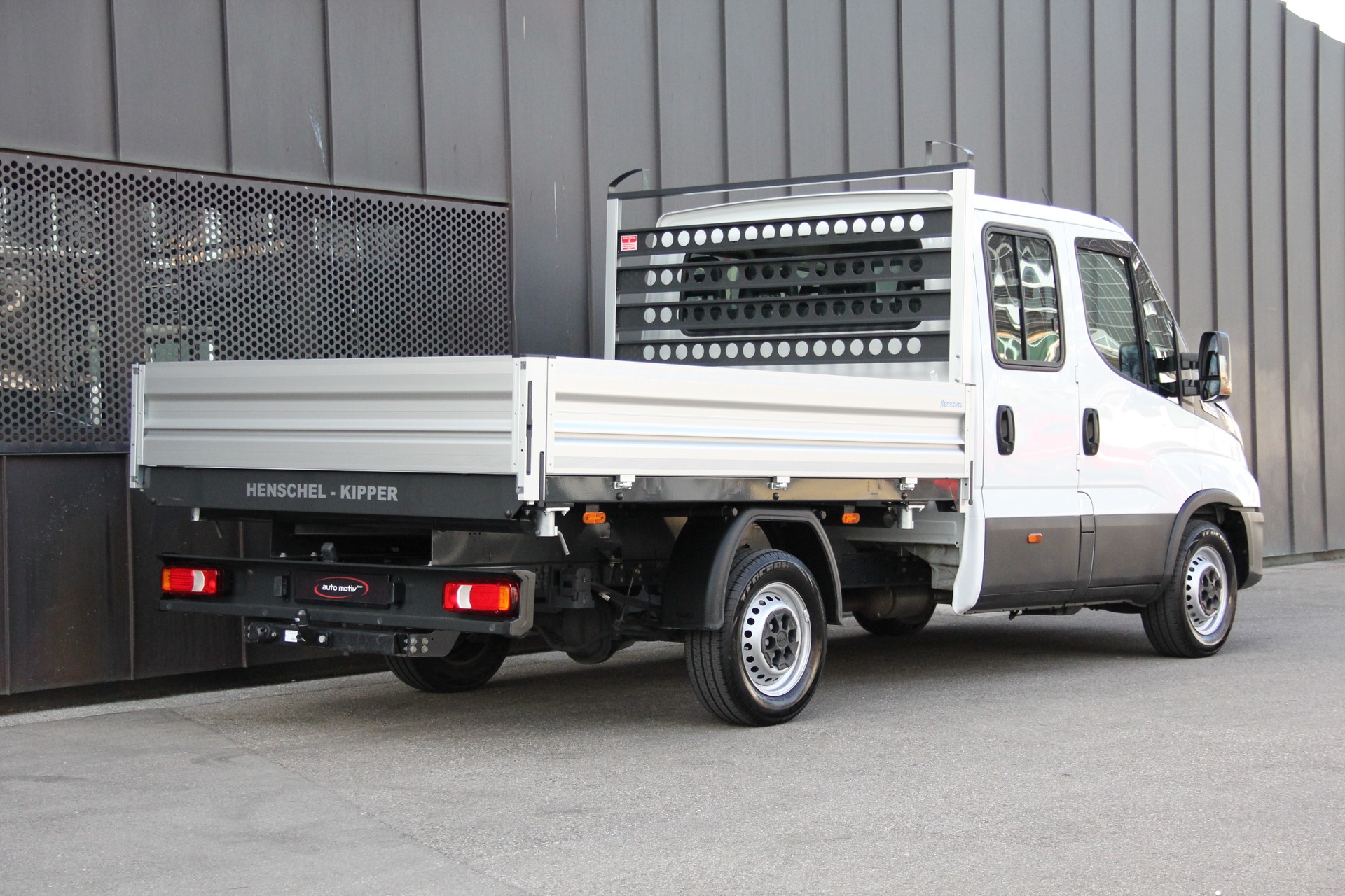 IVECO 35 C 16 A8 D *AUTOMAT* *KIPPER-3-SEITEN* *RÜCKFAHRKAMERA* *7-SITZE* *KLIMA* *ANHÄNGERKUPPLUNG* *910Kg-NUTZLAST*-image-7