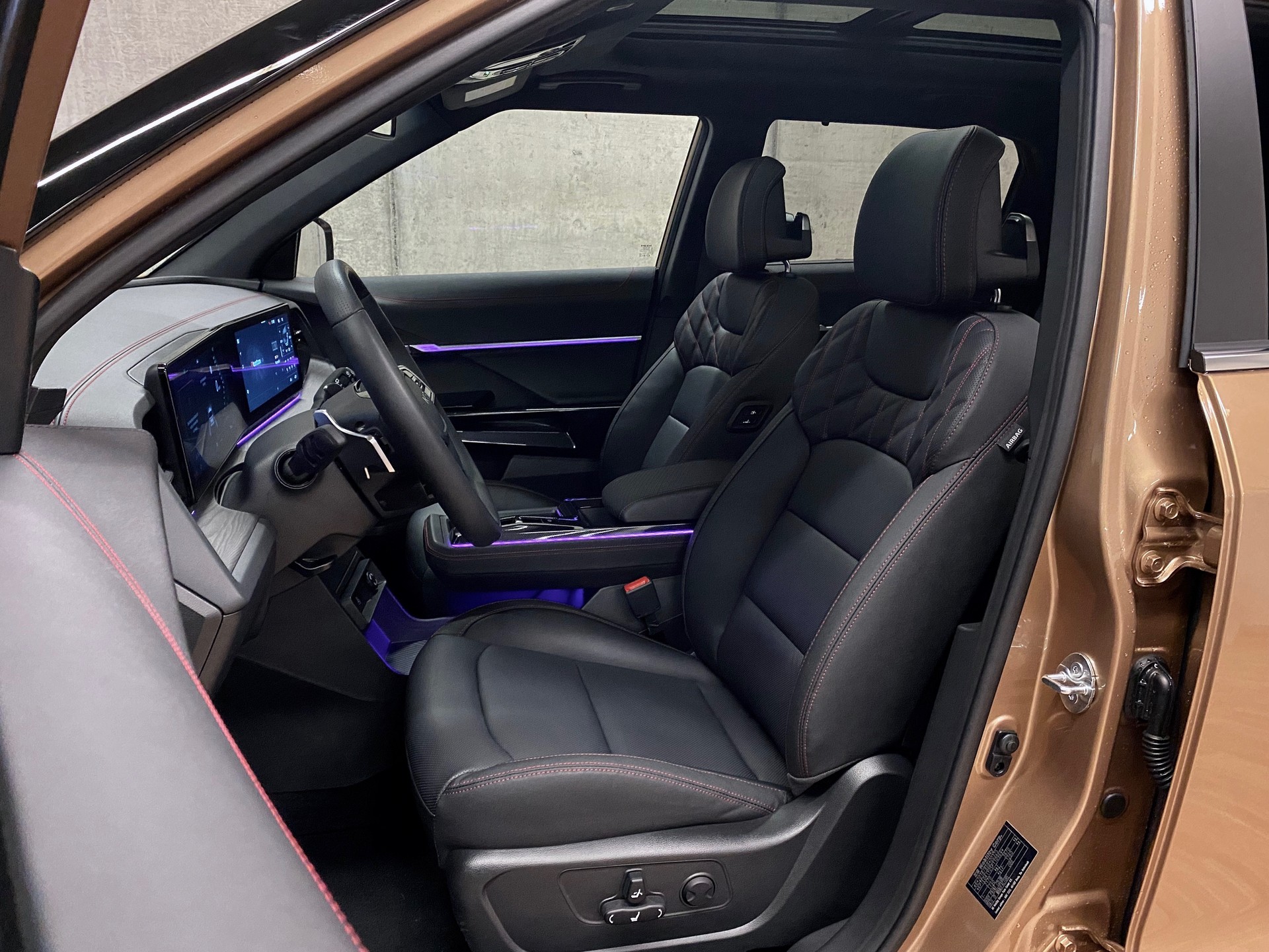 KGM-SsangYong Actyon 1.5 *T-GDI*Swiss*First Edition*4WD*Automat*-image-5