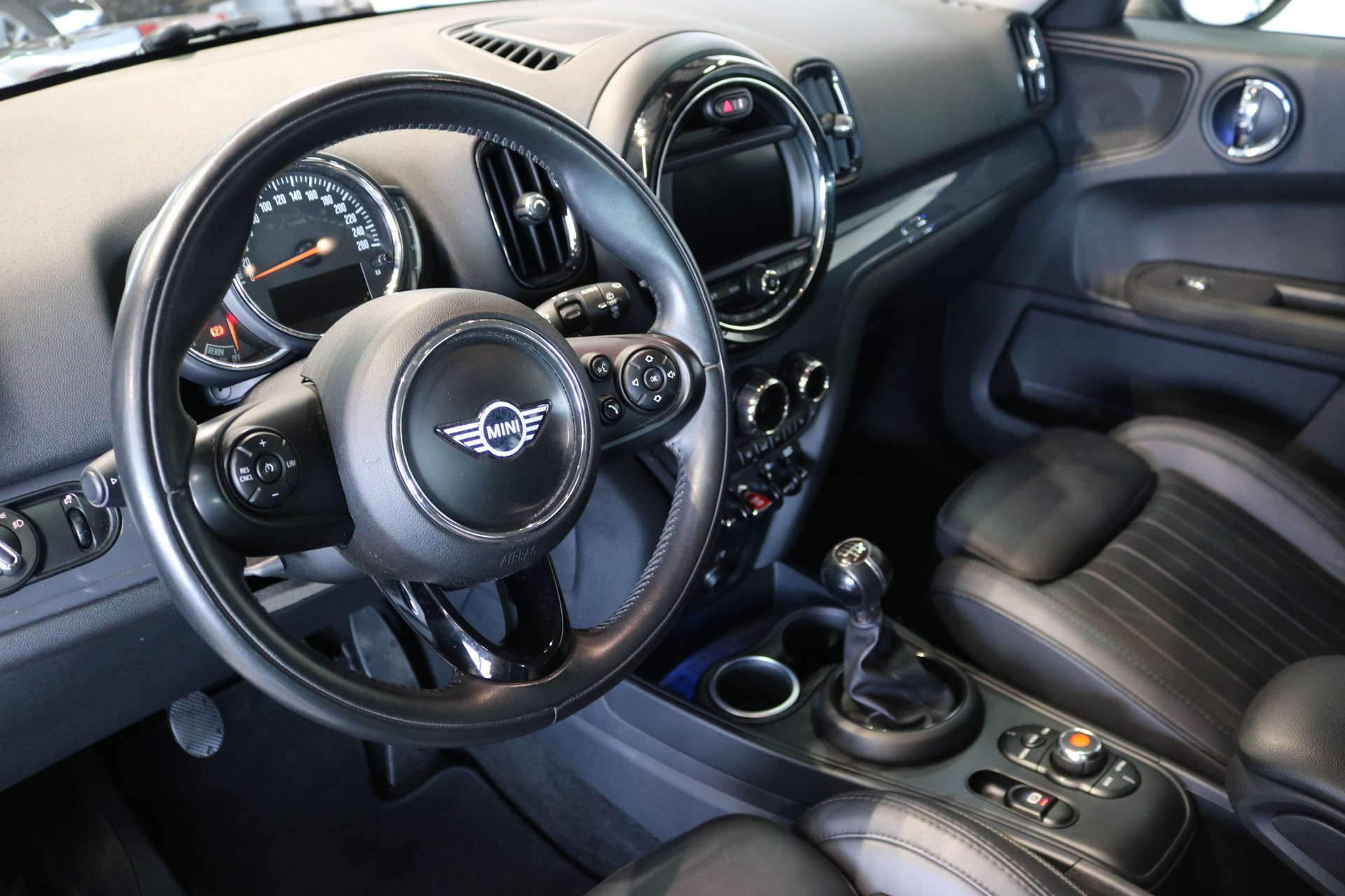 MINI Countryman One FWD-showroom-element-1