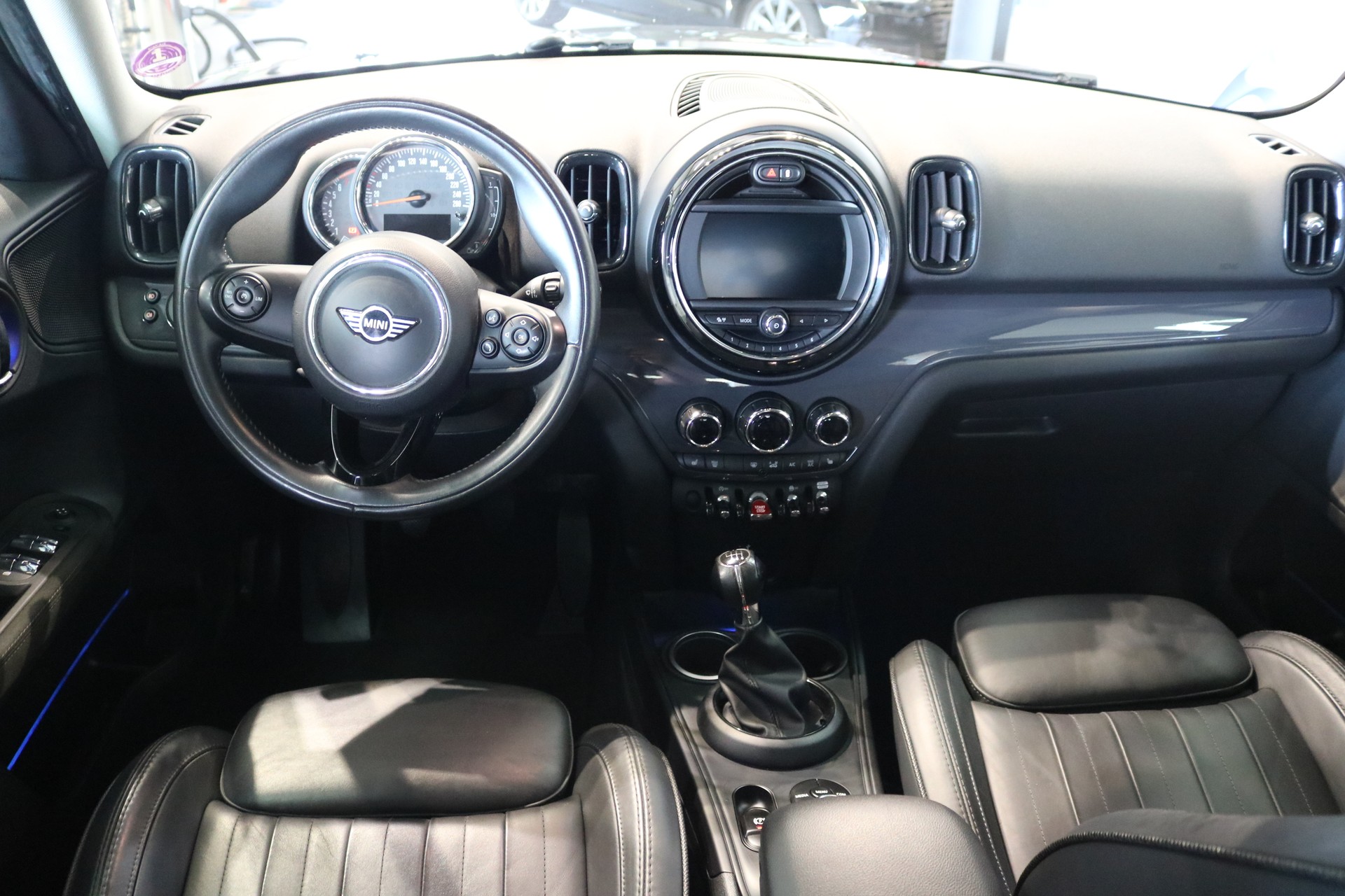 MINI Countryman One FWD-image-34