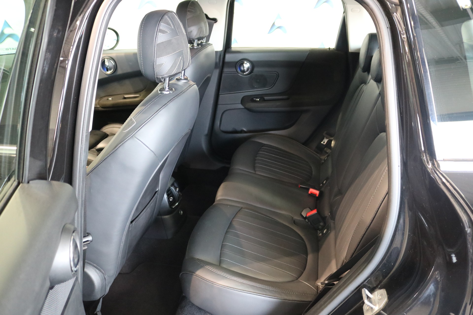 MINI Countryman One FWD-image-32