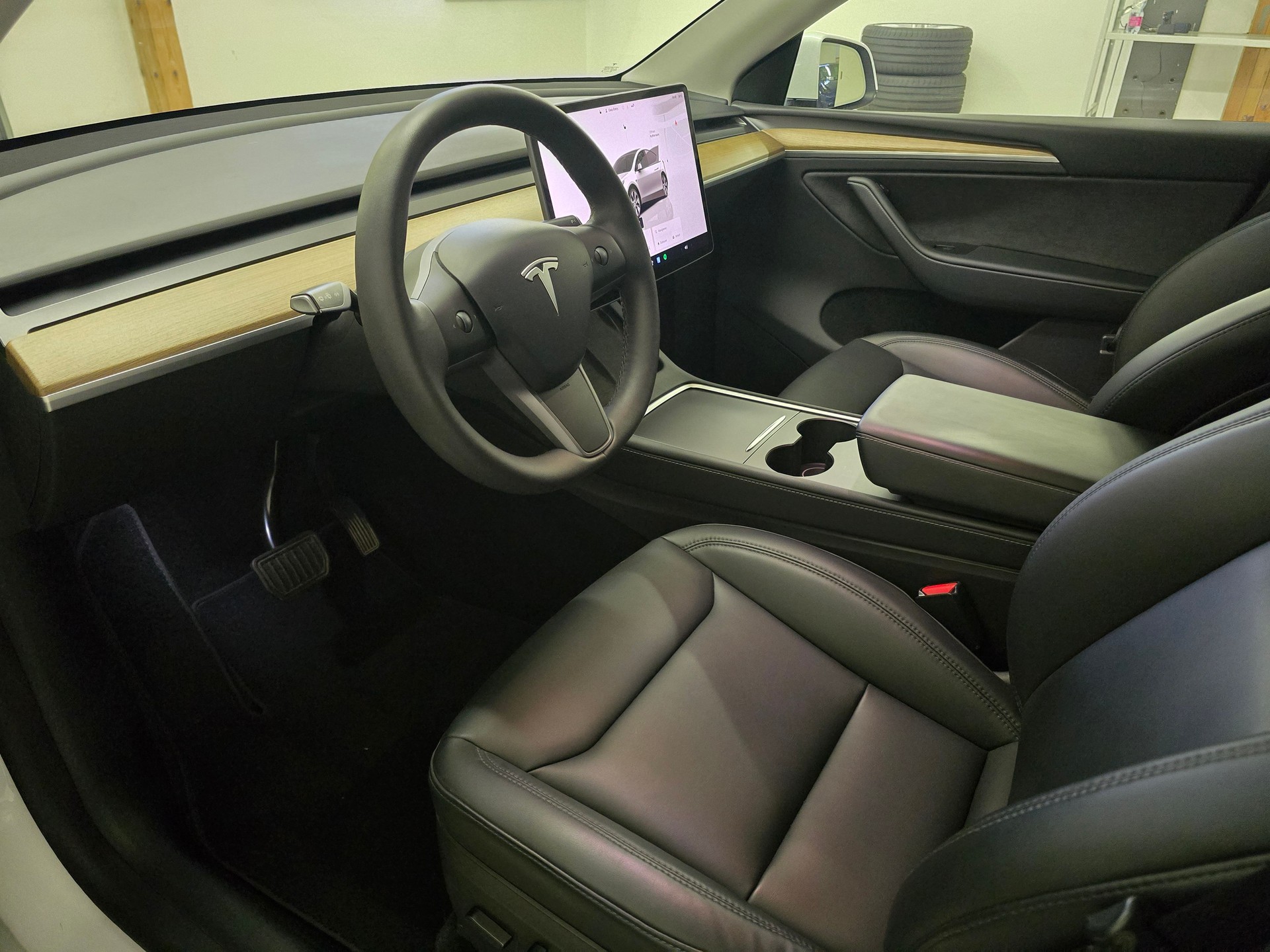 TESLA Model Y Long Range-image-12