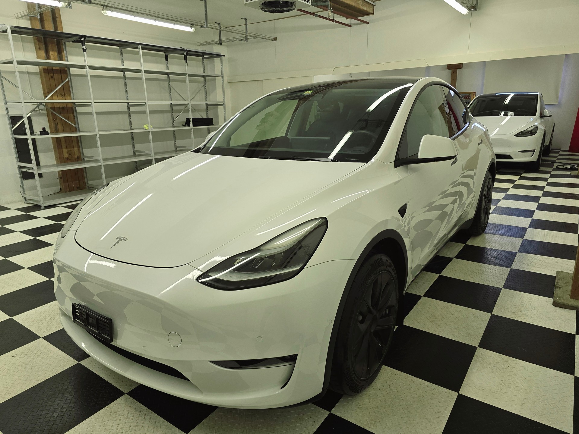 TESLA Model Y Long Range-image-4